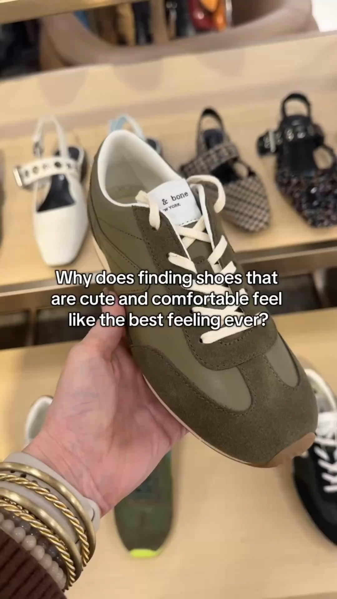 Because style isn’t about suffering for the sake of fashion. It’s about balance — pieces that look great and make you feel good living your actual life. That’s exactly what we do as personal stylists: help you curate a wardrobe that’s stylish, functional, and 100% you. No wasted space, no wasted money, no wasted mornings standing in front of your closet. 💌 Want in on the best feeling ever? Let’s make your wardrobe effortless — DM us “STYLE” to start.