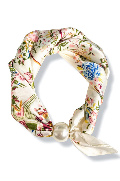 Peaceful Feeling Ivory Floral Pearl Scarf Necklace | The Willow Tree