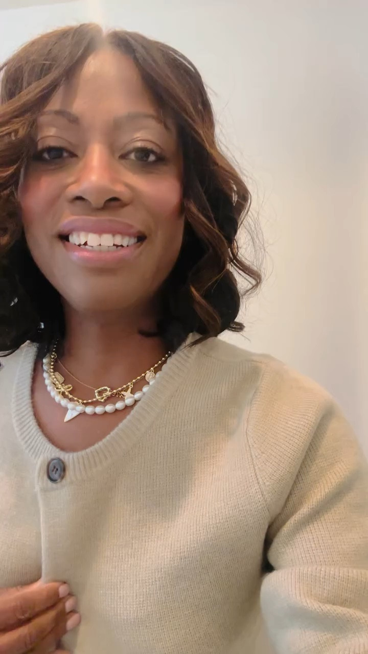 I am loving this  Jenny Kayne inspired sweater, since I can’t wear wool!  Paired with these cheetah print pants that have a little stretch, they are perfection!


#cheetahprint #sweater  #fallfashion #fallstyle #neutralstyle #neutral #minimalist #popofcolor #red #madlystylish

#LTKWorkwear #LTKSeasonal