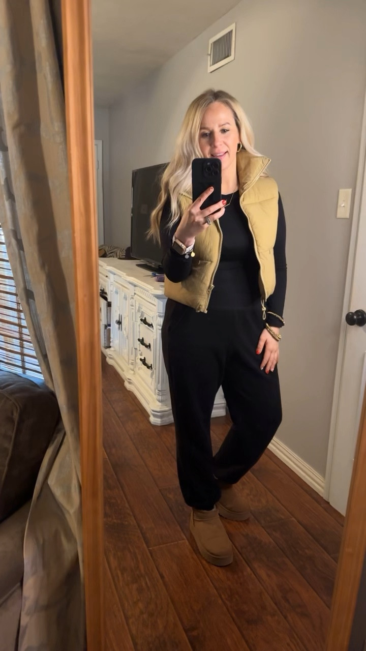 Loved this casual lounge outfit!! You looked put together while wearing sweatpants!!

#LTKstyletip #LTKover40