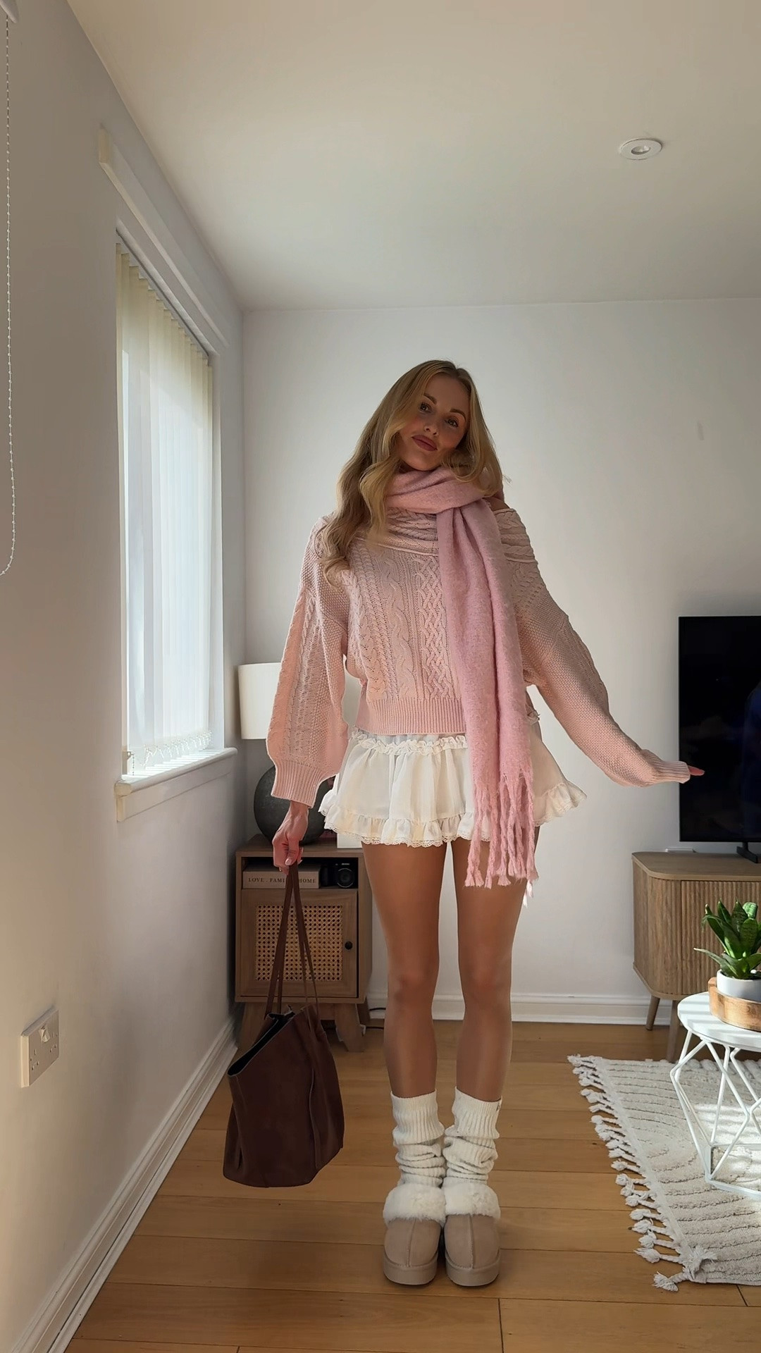Cute pink autumn outfit inspo 💕

#outfitinspo#girlyoutfit##fallfashion#pinkoutfit#fashionuk

#LTKuk #LTKautumn #LTKdatenight