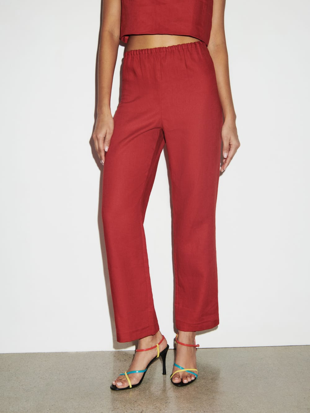 Remi Cropped Linen Pant | Reformation (Global)