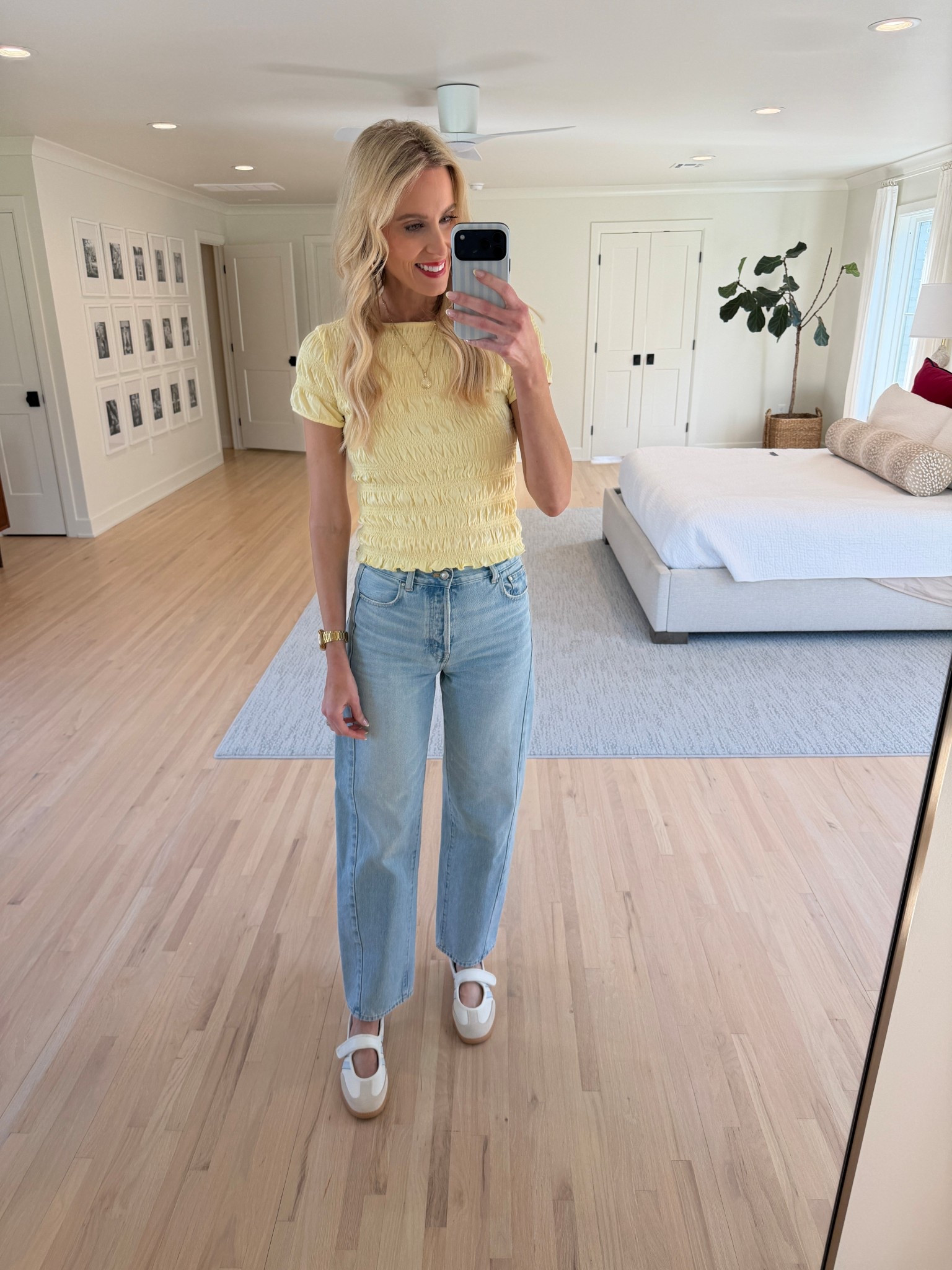 Love this @Madewell top and jeans! My exact wash in these jeans is old, but I am winking the current version ￼