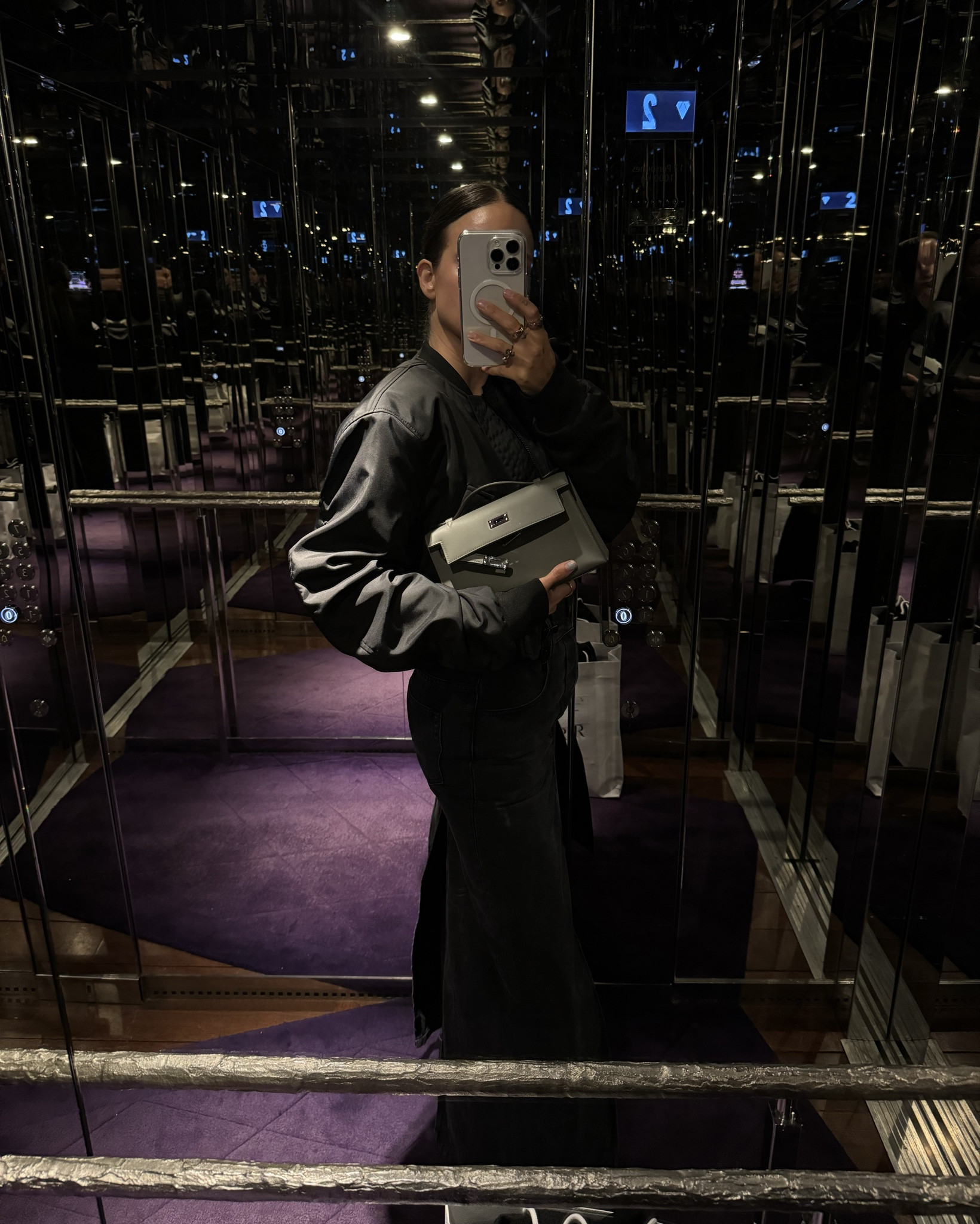 Structured all-black look

#LTKItBag #LTKStyleTip #LTKSeasonal