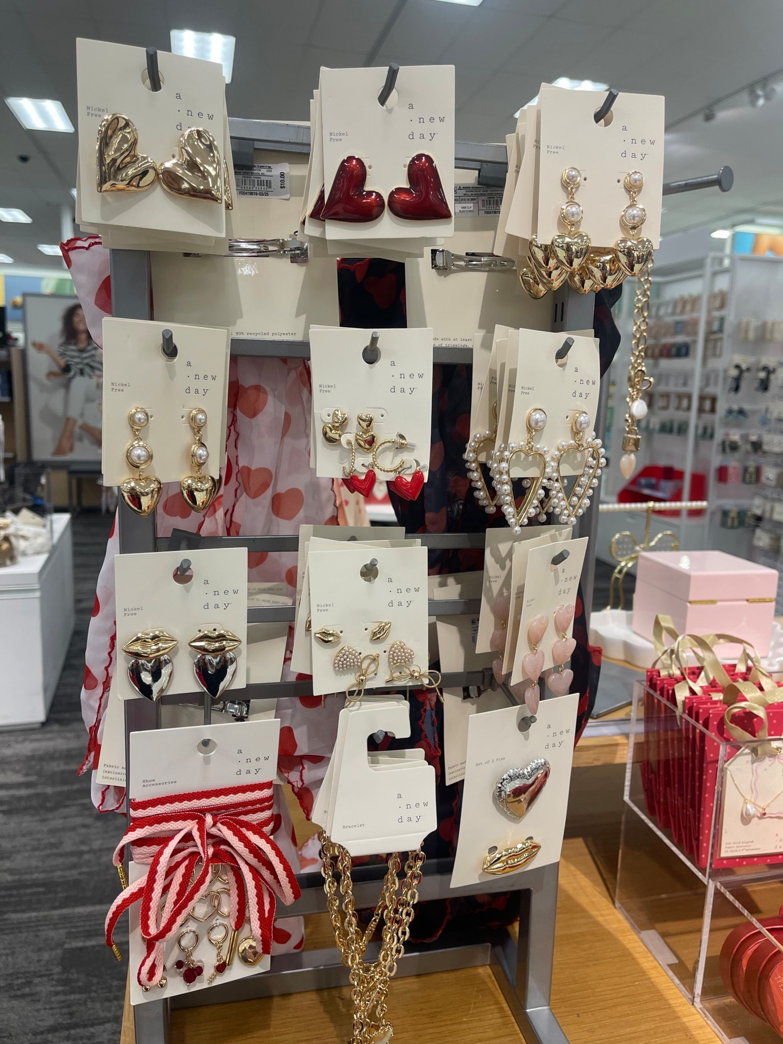 Target Valentines Earrings

Target heart earrings, target heart jewelry, target heart necklace, target valentines necklace, target valentines accessories, bauble bar valentines earrings, bauble bar valentines necklace, red heart earrings, gold heart jewelry, Morgan Grace Howe

#LTKSeasonal #LTKBeauty #LTKFindsUnder50