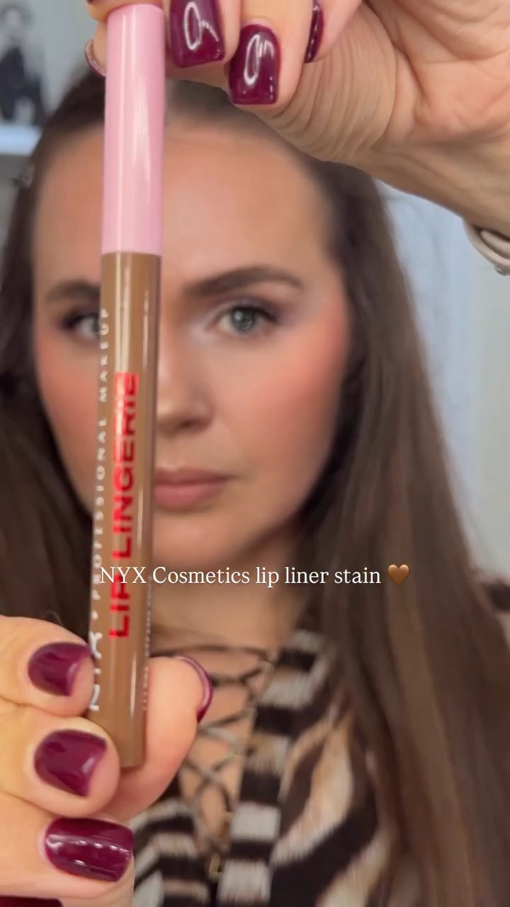 these lip liner stains are incredible!!

using @nyxcosmetics_canada @nyxcosmetics lip, lingerie lip liner stain in shade steamy spice. The shape of the applicator makes them so precise and the shades are honestly beautiful!

Shop on my @shop.ltk or via @amazonca 
#nyxcosmetics #nyxliplingerie #nyxliplinerstain