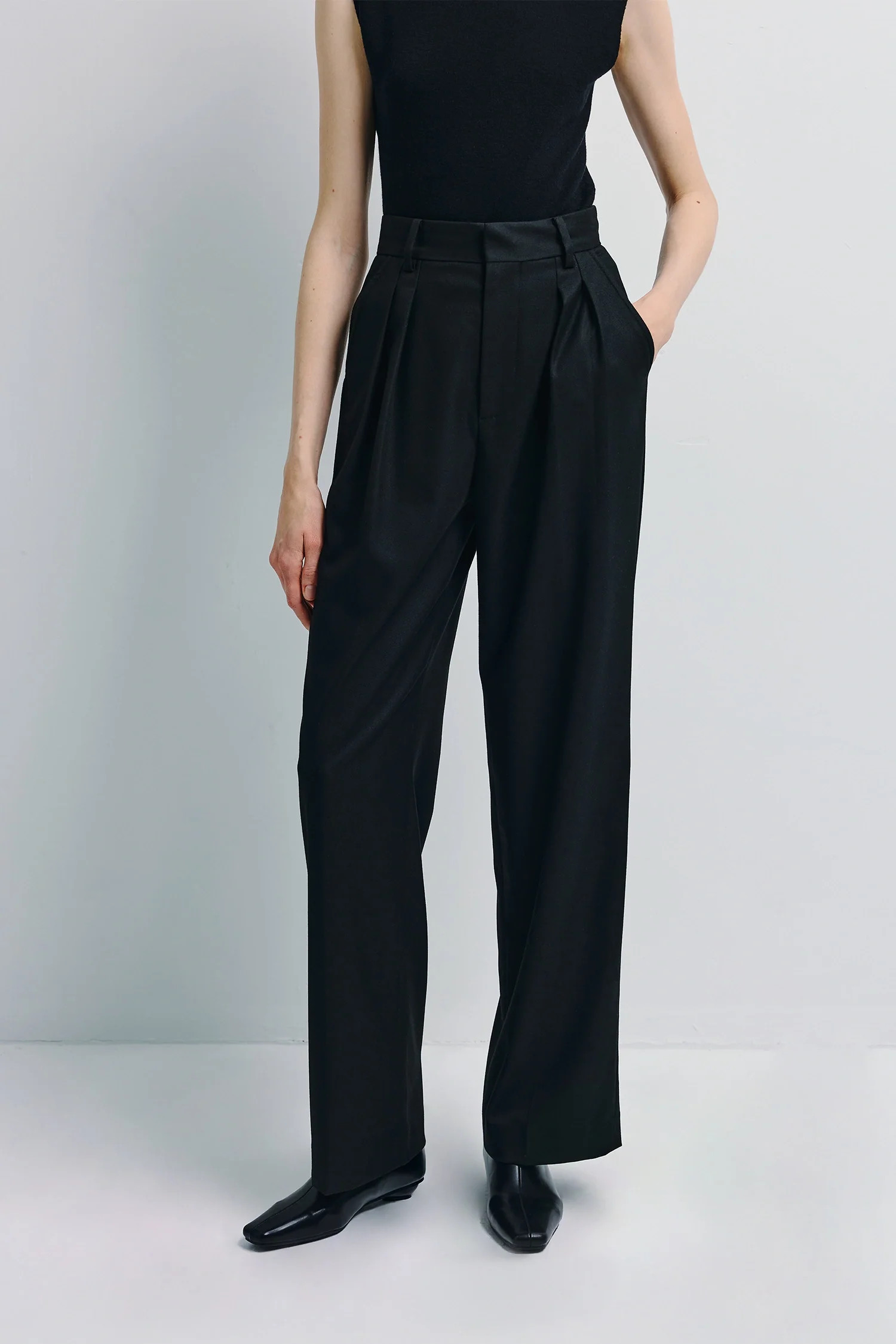 Neil Pleated Waist Pant | Rue Sophie | Rue Sophie