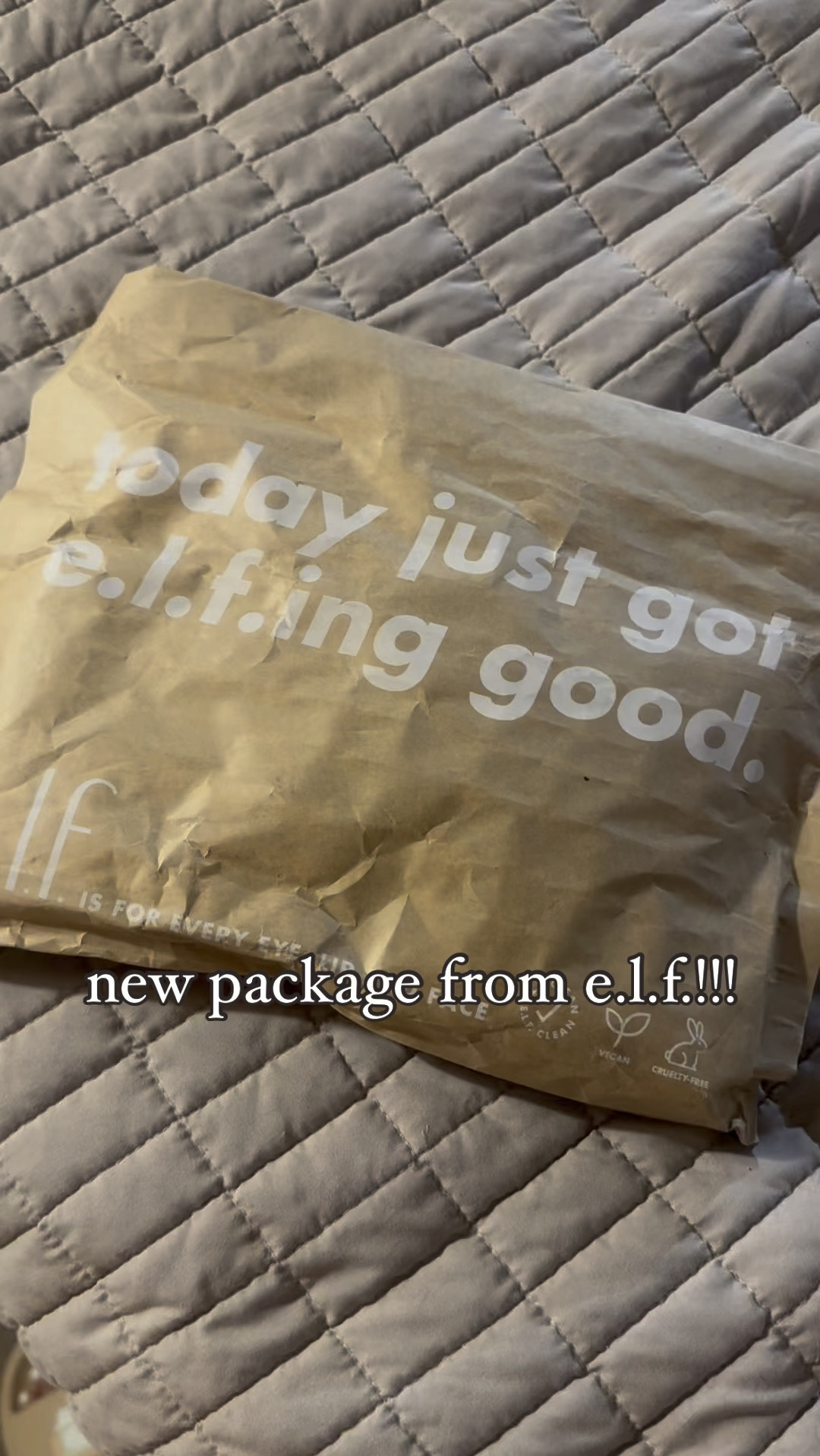 So it turns out I’ve been spending wayyyyy too much money on foundation! I used to spend close to $40- now I use the camo powder foundation for $11!

Also obsessed with the plumping lip gloss and having fun playing with my new goodies!

xoxo
Elizabeth 

#LTKover40 #LTKfindsunder50 #LTKbeauty