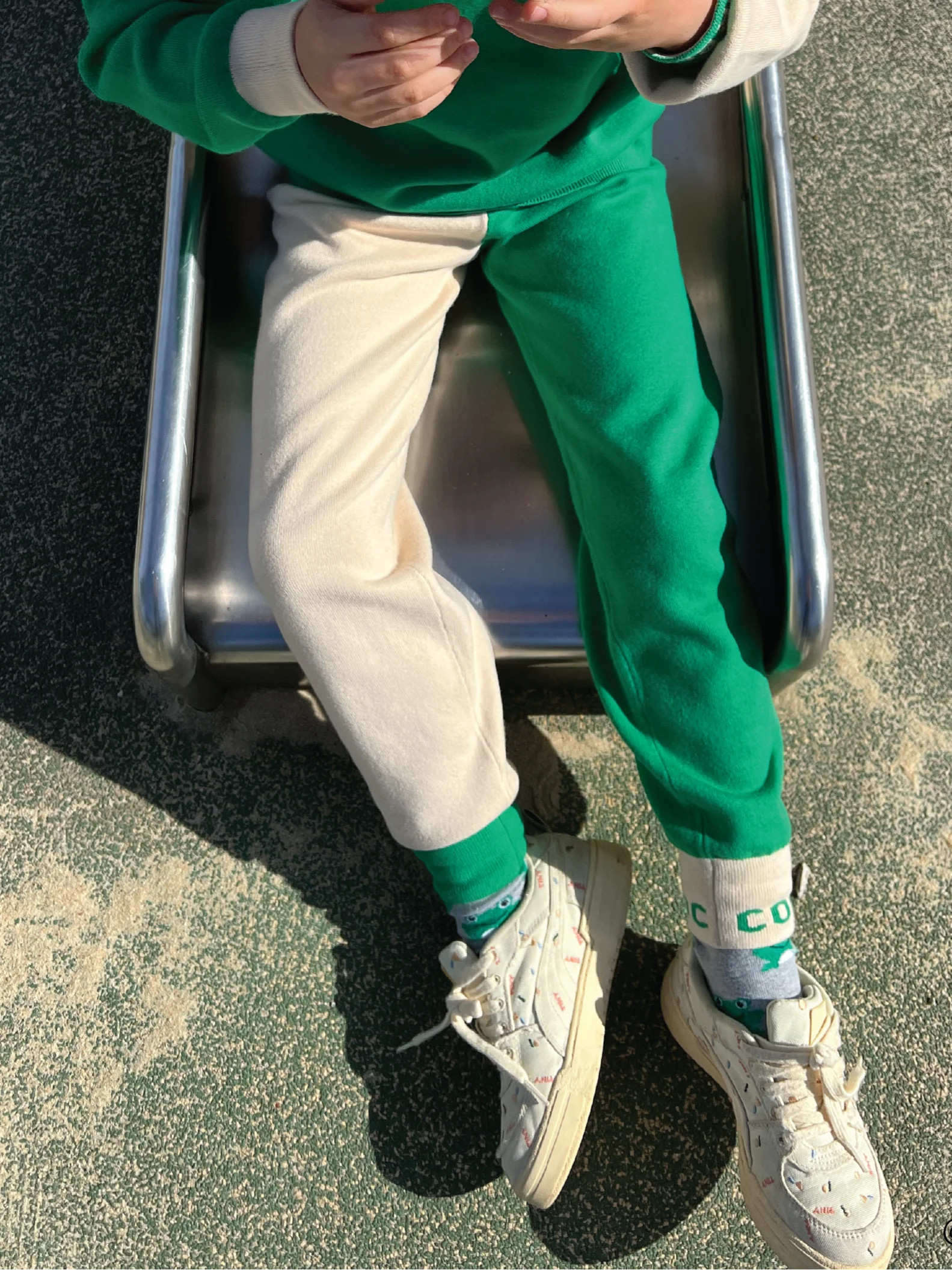 LITTLE JOGGER: Emerald | Colorbloc