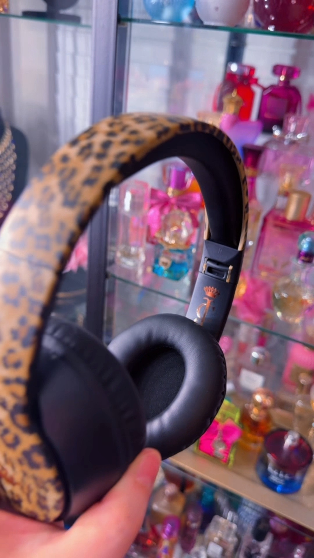 Lets Review! 
10/10 💖✨💜 Mimosa Approved!



#burlingtonfinds #burlington #juicycouture #juicycoutureheadphones #cheetahprint 

#LTKgrwm #LTKmorningroutine #LTKHome