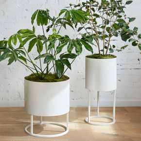 Streamline Round Metal Indoor/Outdoor Planters | West Elm (US)