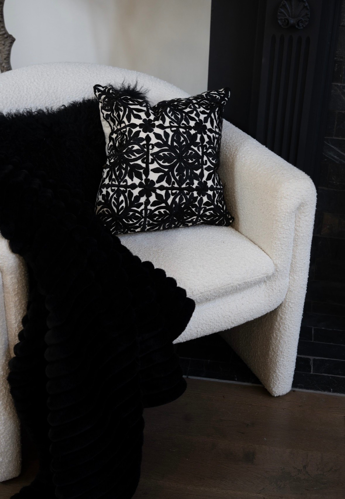 Iconic pieces don’t have to scream — they just show up and steal the scene.

These Wayfair finds are giving designer-level drama in the best way: sculptural silhouettes, bold contrast, rich texture, and that “where did you GET that?!” energy. The kind of decor that makes a room feel calm… but unforgettable.

#ad #wayfair #wayfairpartner @wayfair


#LTKHome #LTKdayinmylife #LTKmomlife