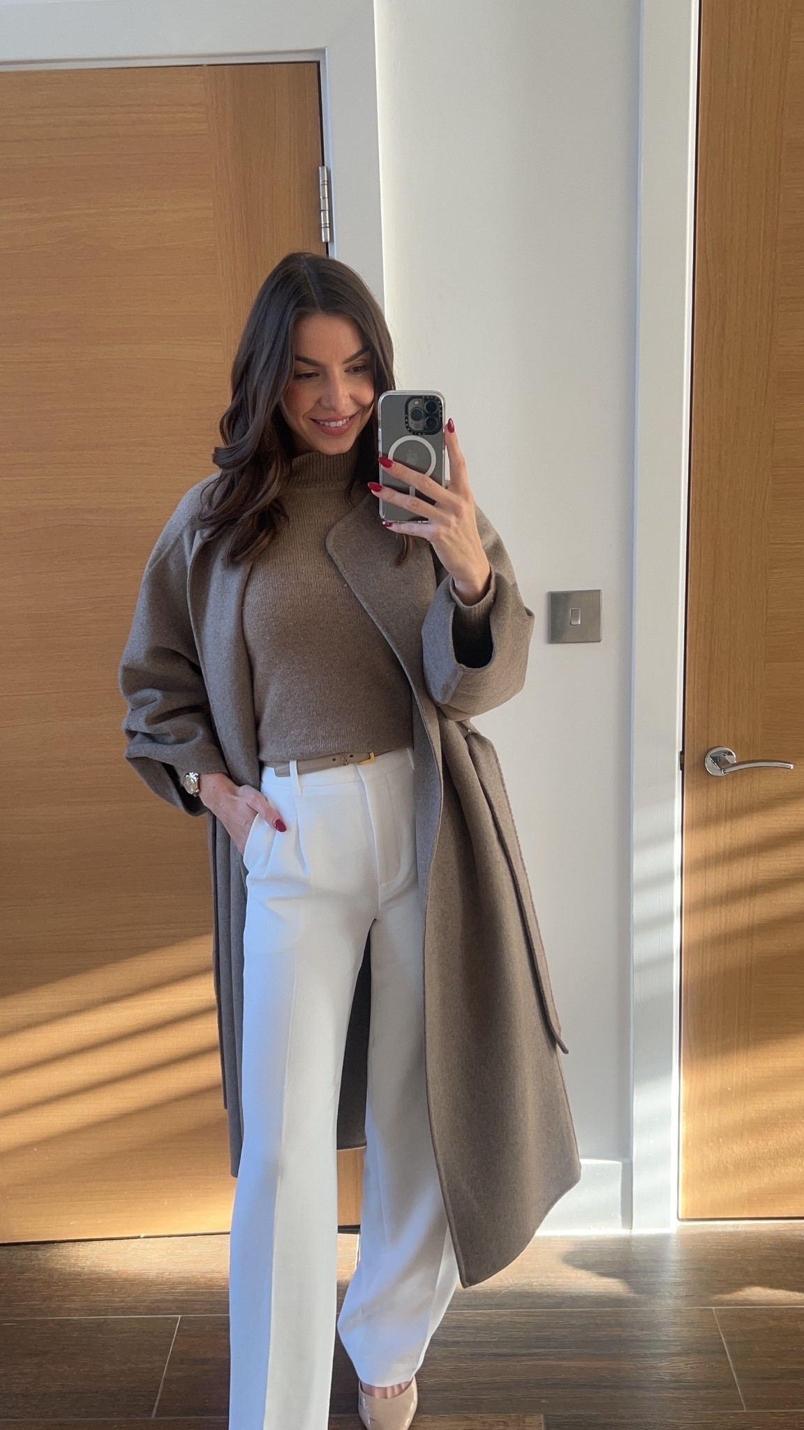 Love this winter outfit and the white trousers are perfect 

#LTKeurope #LTKwinter #LTKuk