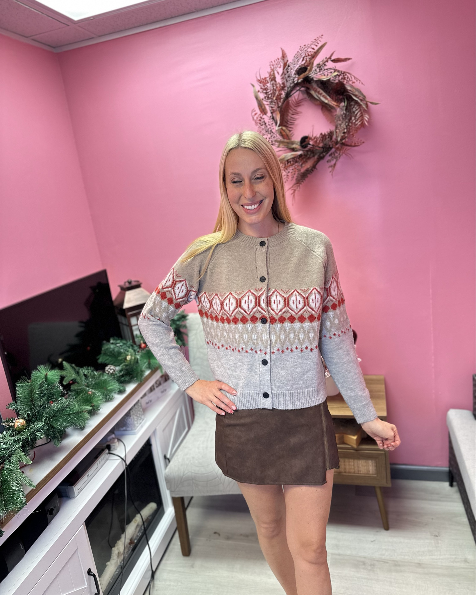 Oversized Christmas cardigan   
🖤this cardigan is so comfortable and cute 
🖤i love how loose it fits and you can layer up with it 
🖤fits true to size, wearing size small and I am 5’10”

#LTKTall #LTKFindsUnder50 #LTKFindsUnder100