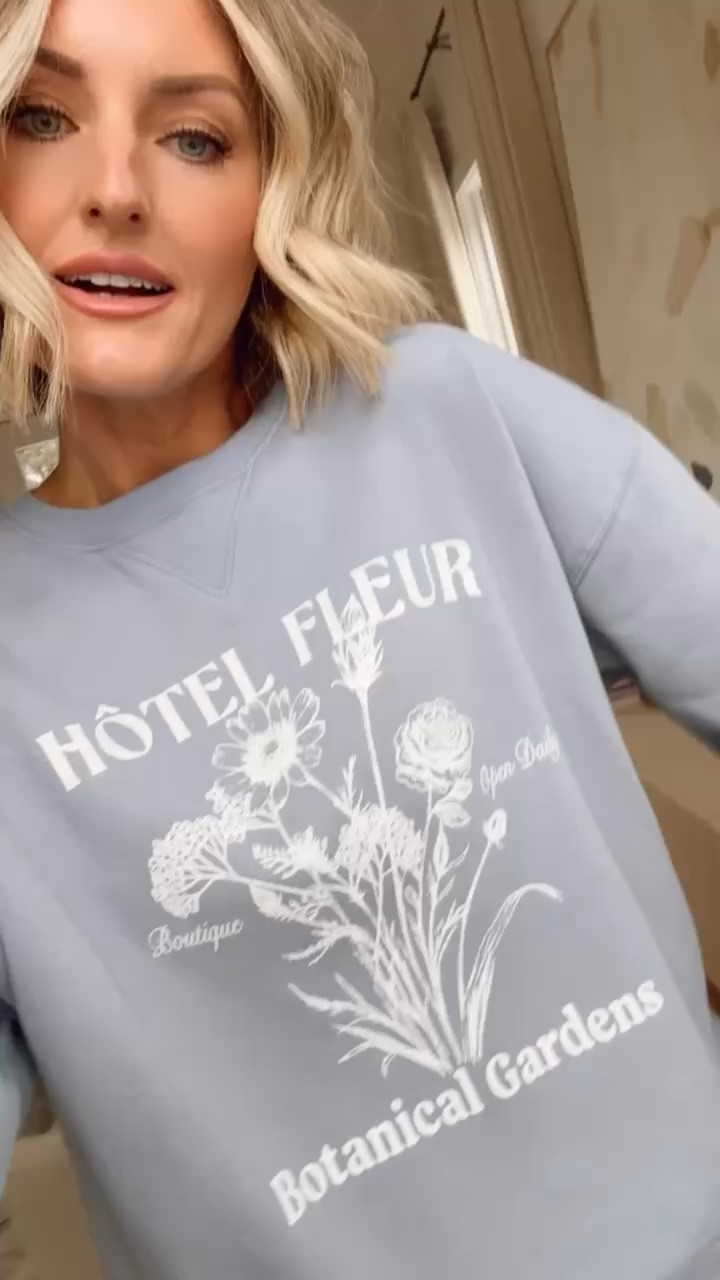 This color is stunning! I sized up to a medium for a more oversized fit! 


Loverly grey, spring, sweatshirt, loungewear 

#LTKSeasonal #LTKStyleTip #LTKFindsUnder50