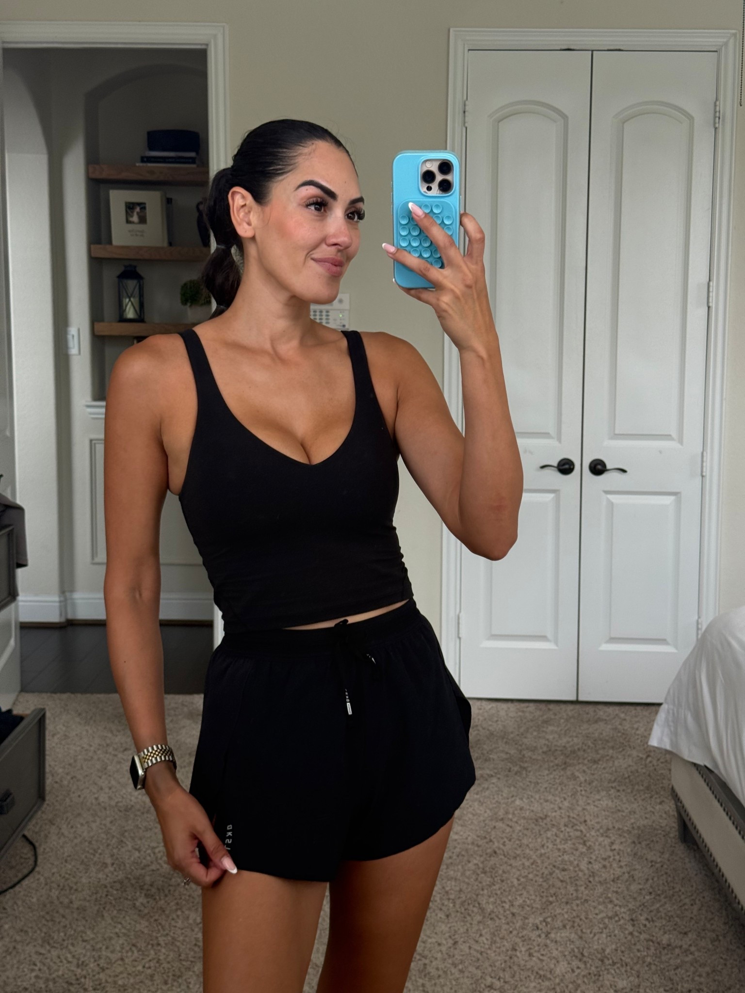 Size 6 top
Small bottoms but no pockets 