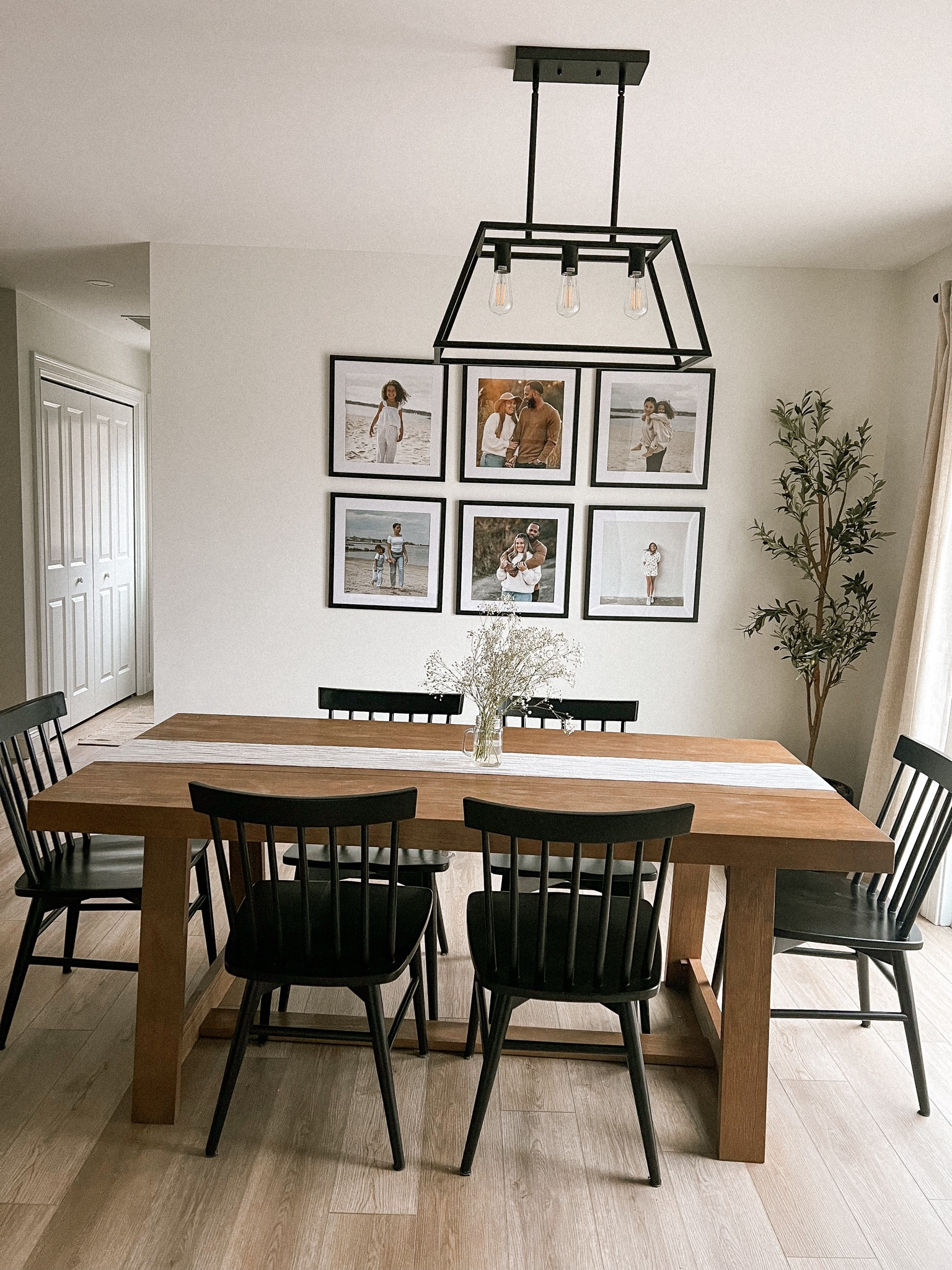 Dining room table and chairs 

#LTKhome