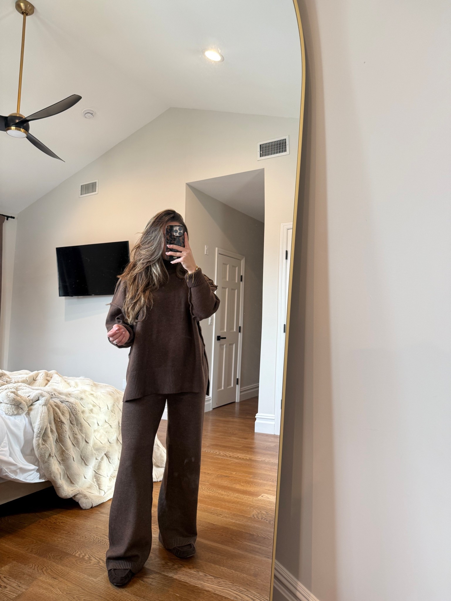 Chocolate brown outfit- matching sweat set 

#LTKmomlife #LTKSeasonal #LTKootd