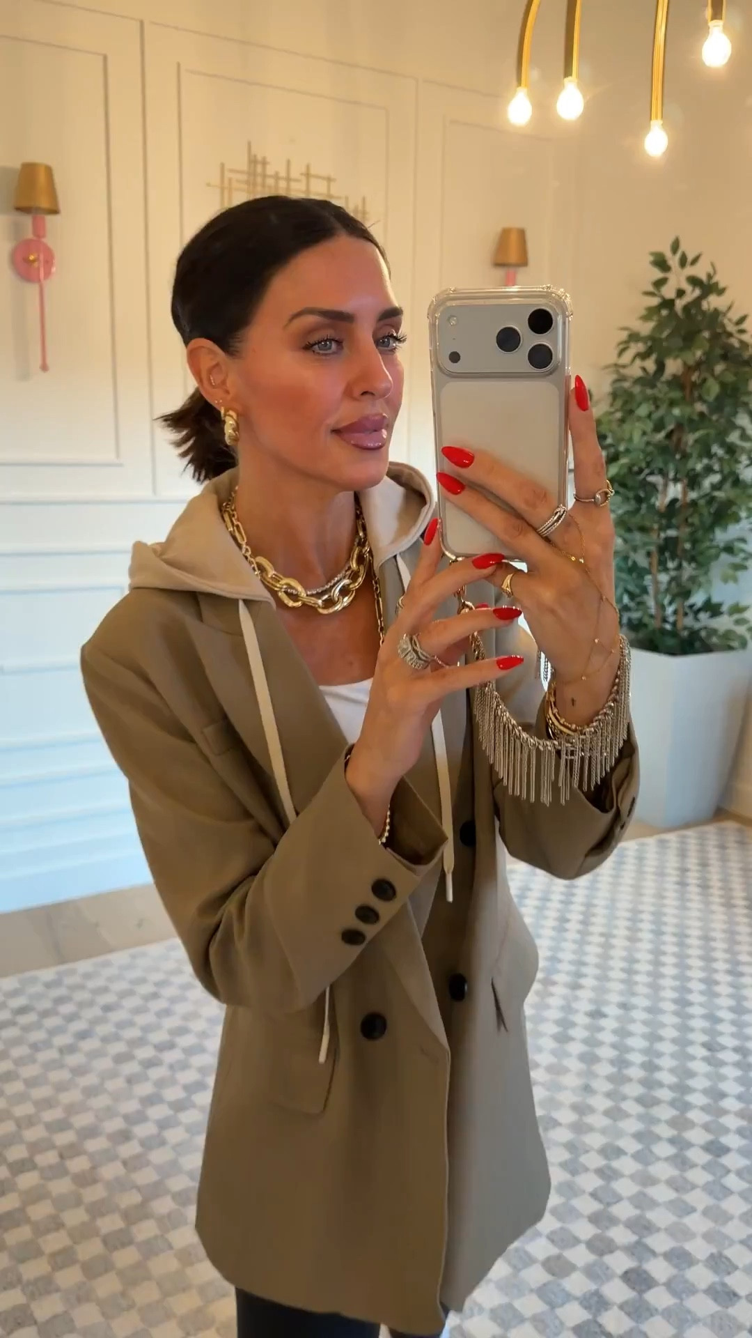 Elevated casual look
Blazer - size M
Leggings - size 4
Tank - size S
Shoes - run tts



#LTKmomlife #LTKOver40 #LTKootd