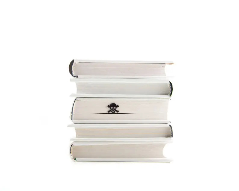 Best friend personalized small bookish gift, Metal Gothic bookmark // Coffin in my book | Etsy (US)