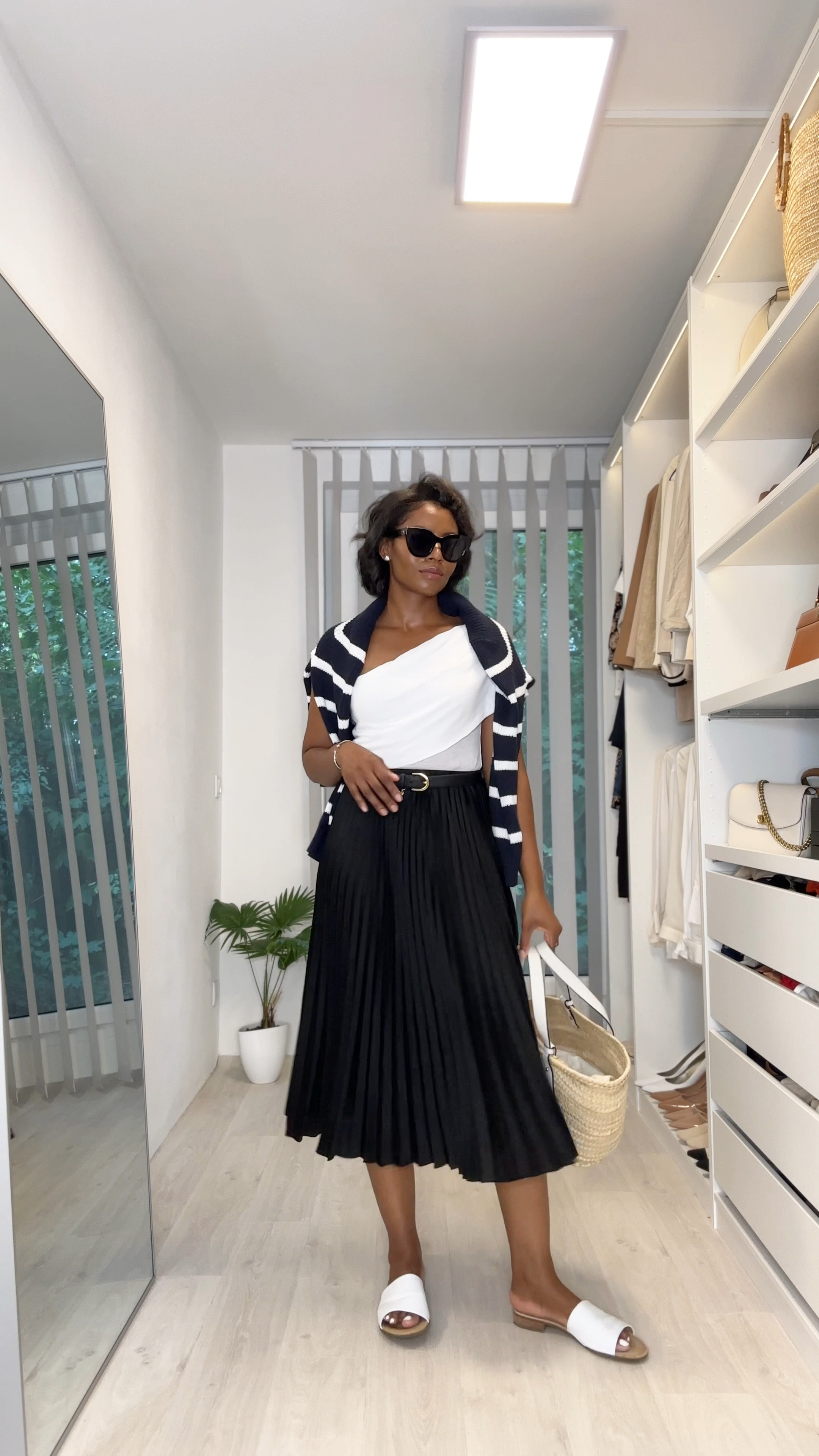 What to wear pre fall! ☀️🍂

Top @massimdutti
Skirt @mango
Sweater @c&a

Follow my „what to wear“ chronicles on Instagram💖

#transitionaloutfit #prefalloutfit #autumnoutfit



#LTKStyleTip #LTKFindsUnder100 #LTKSeasonal