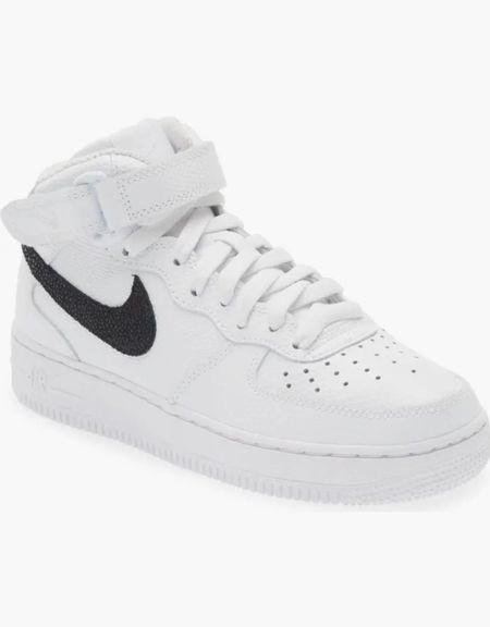 Nike Air Force 1 ‘07 mid top platform sneakers

#LTKsalealert #LTKshoecrush #LTKfindsunder100