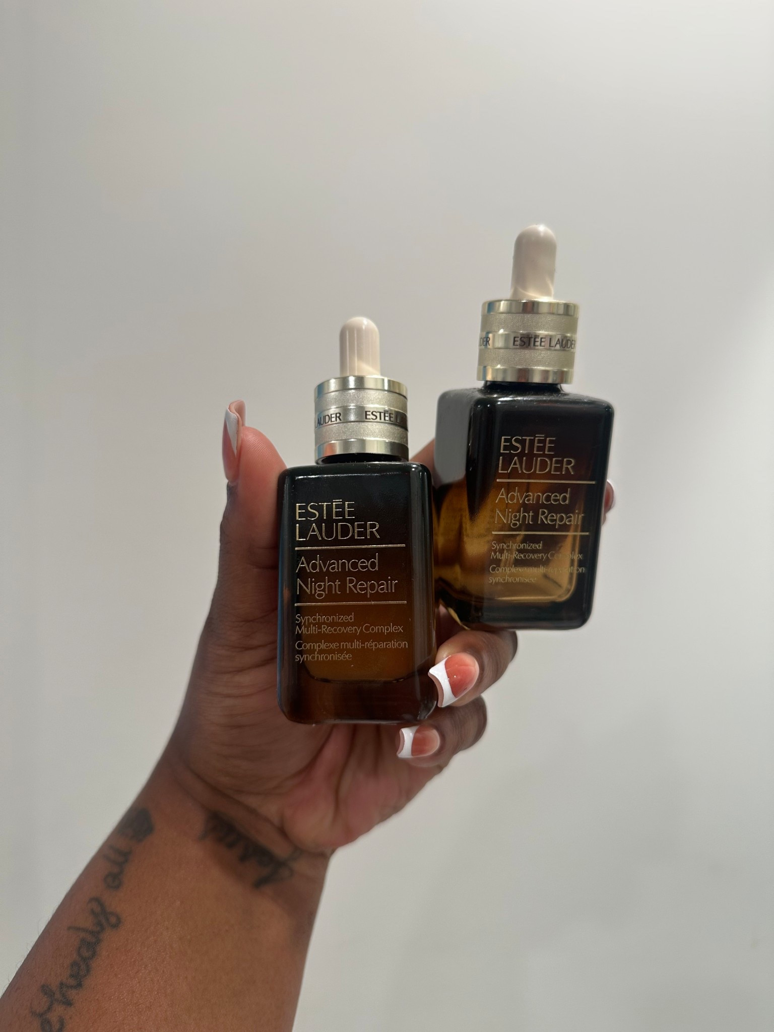 Estée Lauder 7 in 1 SERUM✨ helps with—-
Visible line reduction
Firmness
Radiance
Even tone
Strengthening
Hydration
Antioxidant protection 



#LTKBeauty #LTKGiftGuide