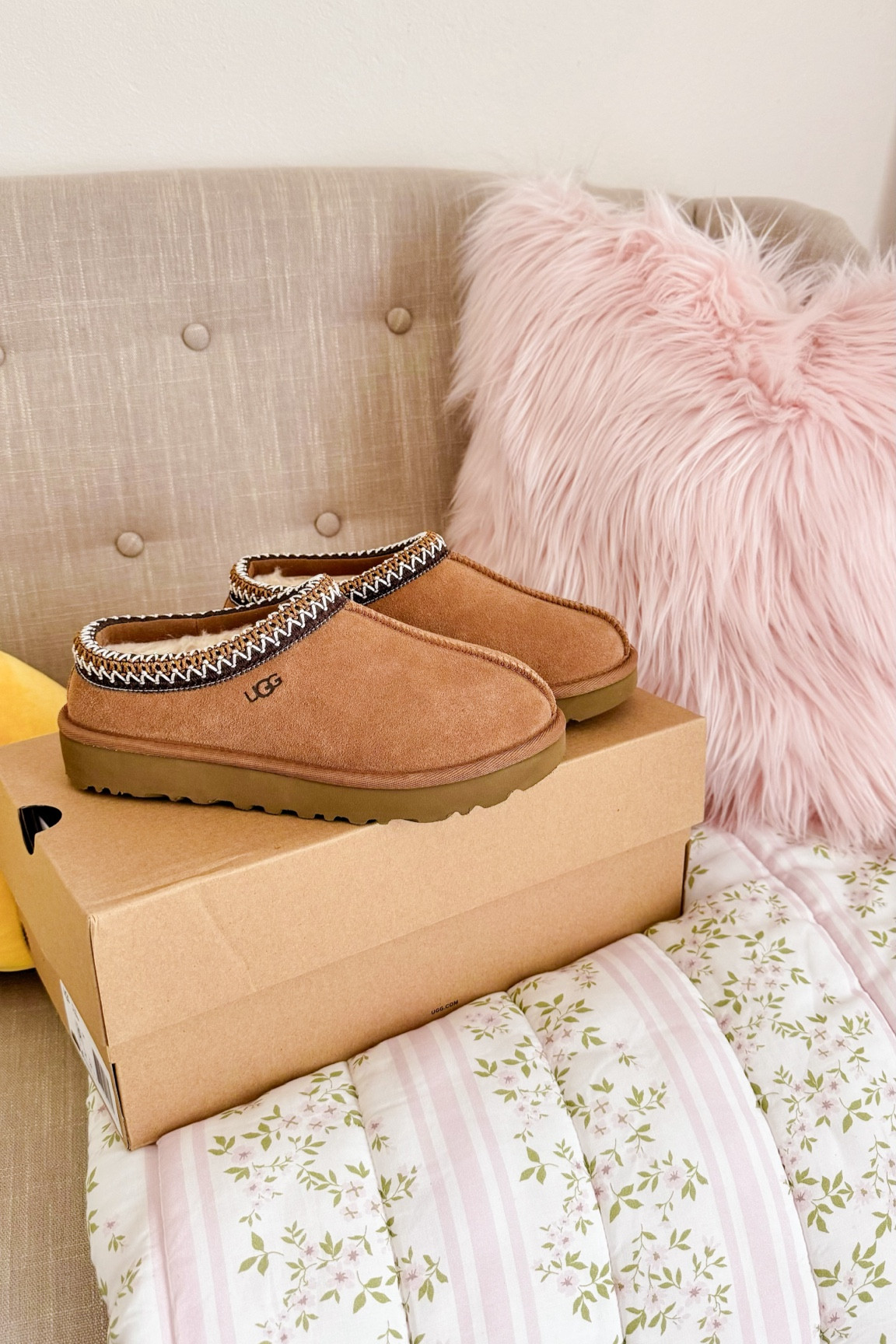 I caved and got the Ugg Tasman slippers 🫣🍂🫶🏼

#LTKSeasonal #LTKstyletip