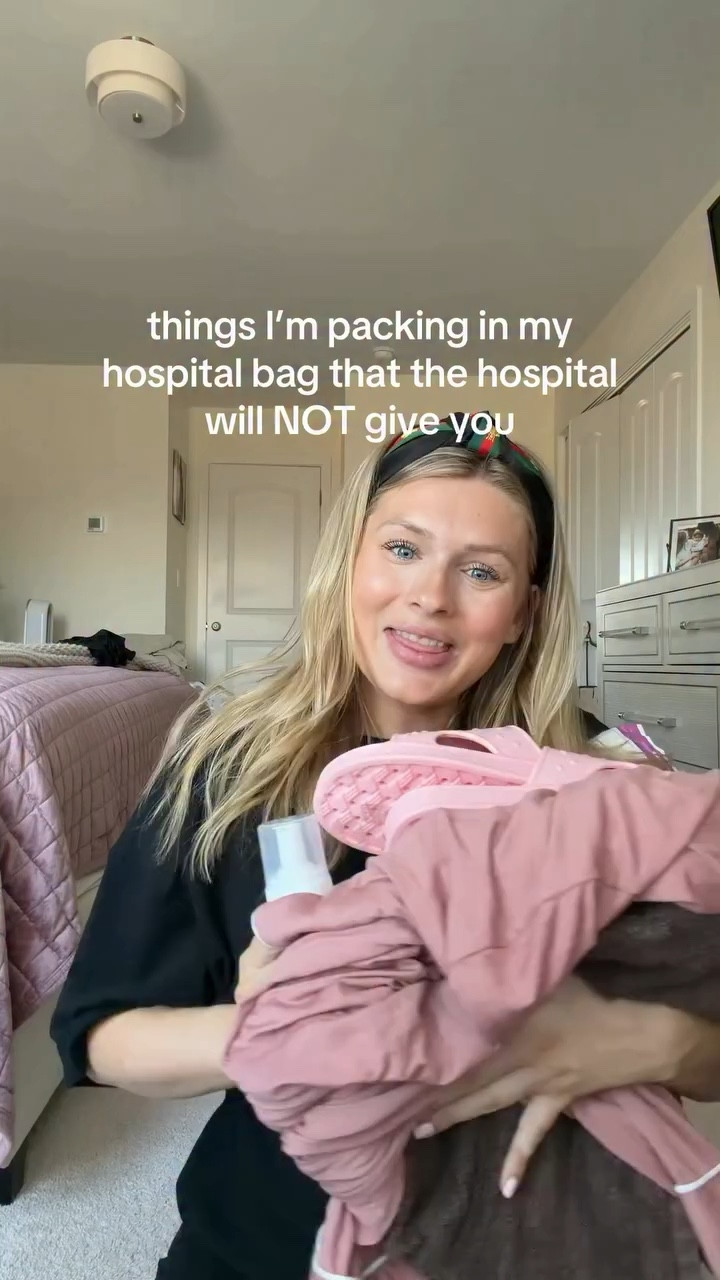 Hospital bag packing has me thinking of everything over & over again. What’s one thing you couldn’t live without taking? 💛

#hospitalbag #laboranddelivery #momsoftiktok #laborprep #pregnant