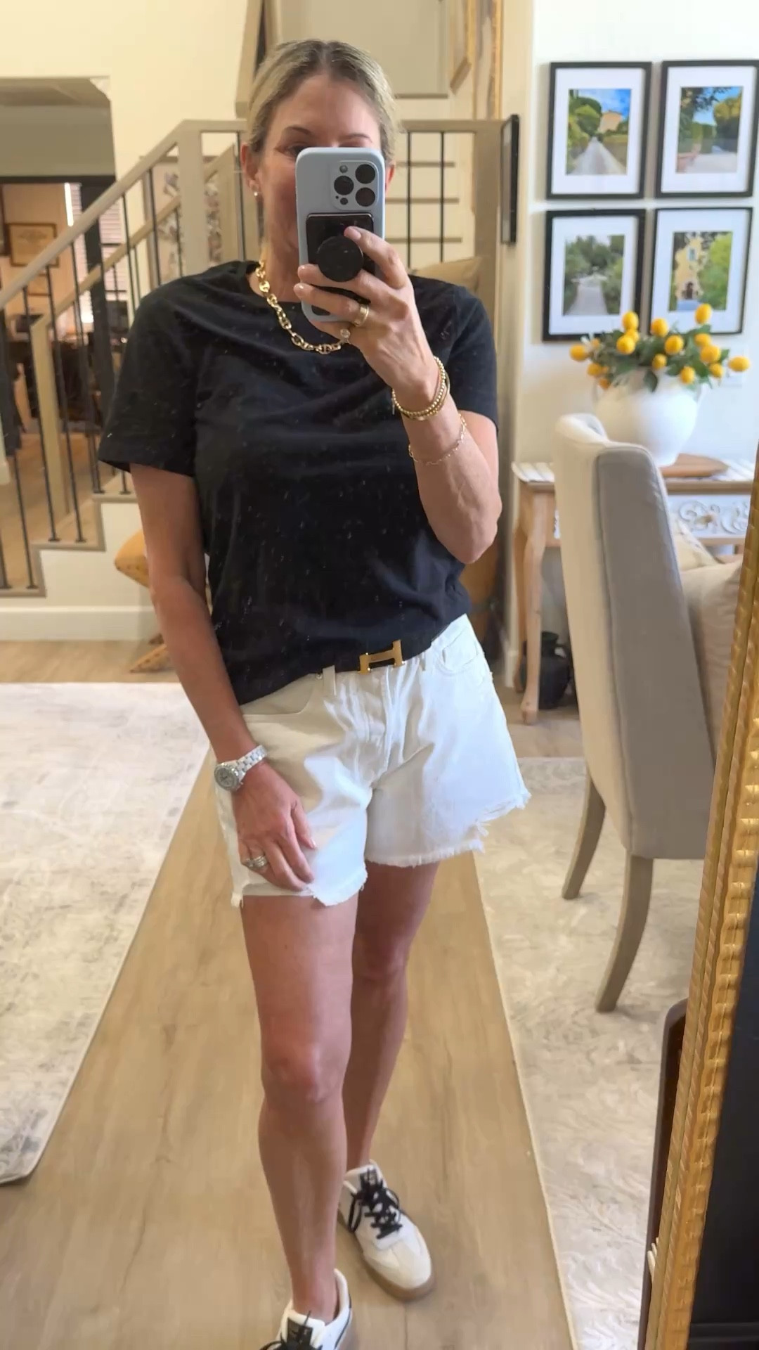 90 degrees in Scottsdale. Loving these 90's inspired Jean shorts for a day full of errands. 

#LTKootd #LTKdayinmylife #LTKOver40
