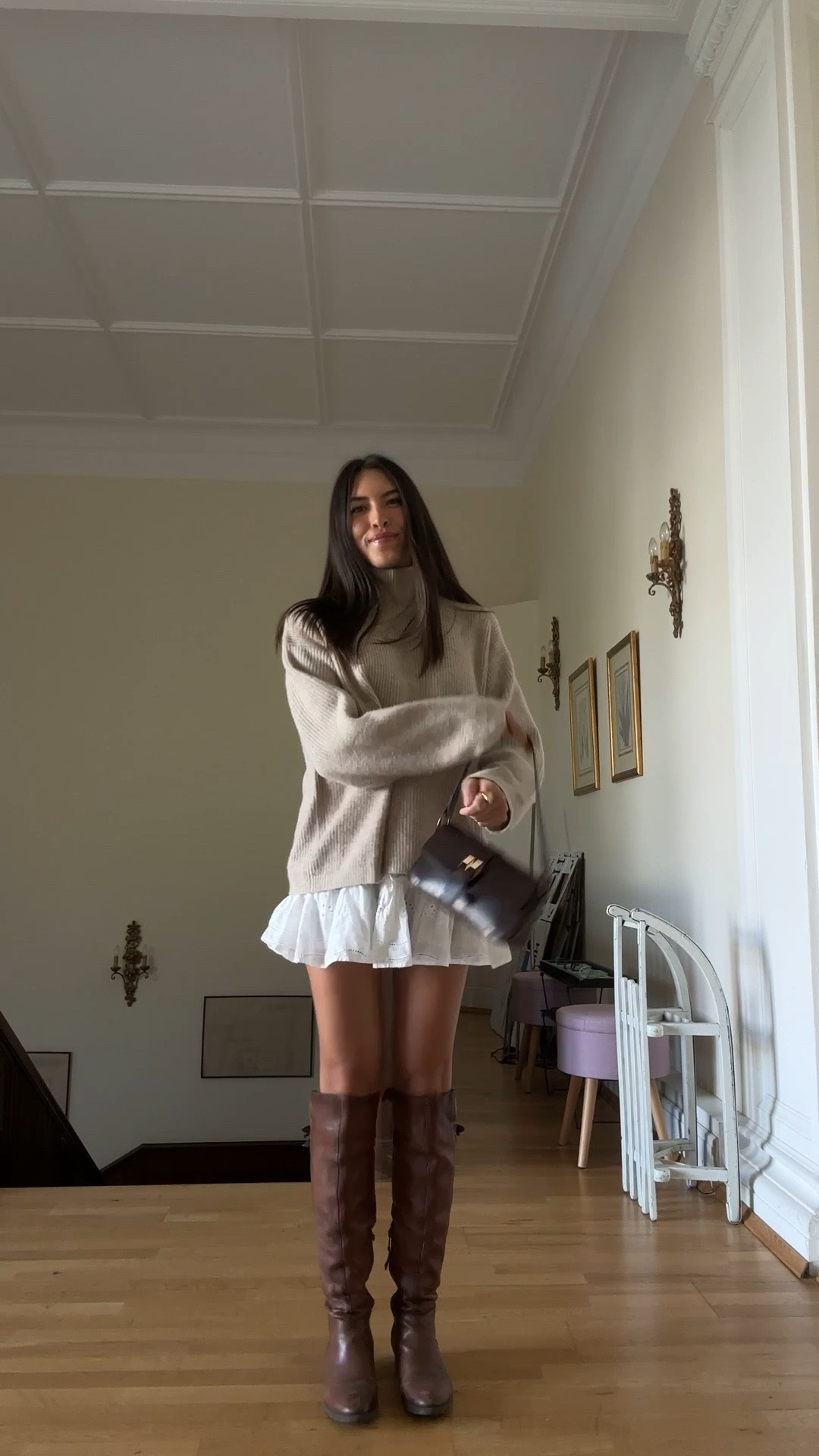 liebe es, wenn es wärmer wird und man kurze Kleidung anziehen kann, es aber noch kühl genug für einen kuscheligen Pulli ist!! 

#LTKspring #LTKdeutschland