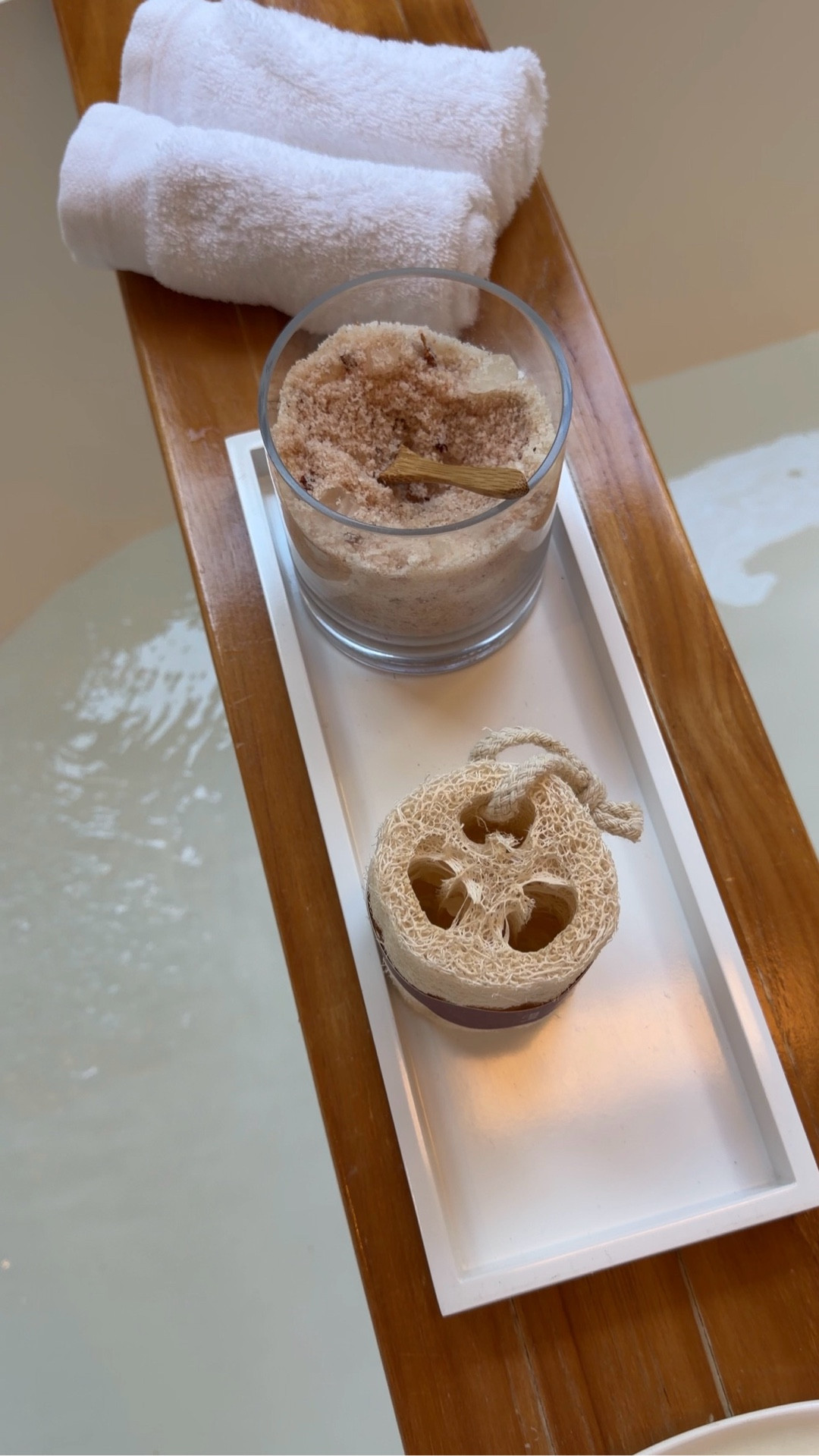 Taking my time. Clearing my mind.
Making room for everything I’m about to step into. 🫧 🛁