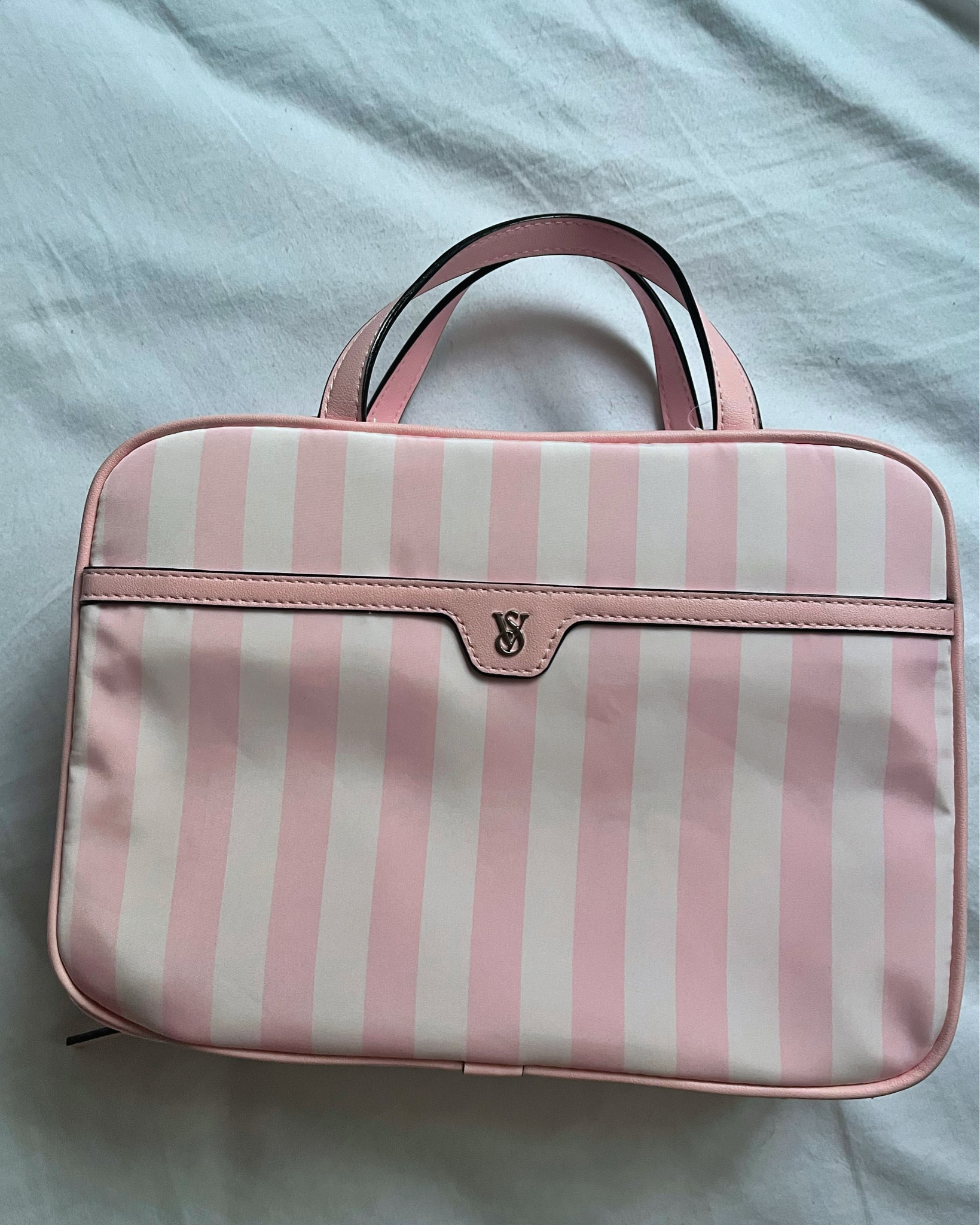 Victoria’s Secret bags and travel cases are on sale!

Ltkfindsunder50 / ltkfindsunder100 / LTKsalealert / LTKstyletip / LTKtravel / vs / Victoria’s Secret / Victoria’s Secret bags / Victoria’s Secret bag / pink bag / makeup bag / travel bag / travel case / duffle bag / tote bags / tote bag / crossbody bag / makeup case / Victoria’s Secret heritage stripe / heritage stripe / Victoria’s Secret sale / sale / sale alert 

#LTKItBag #LTKHoliday #LTKSeasonal