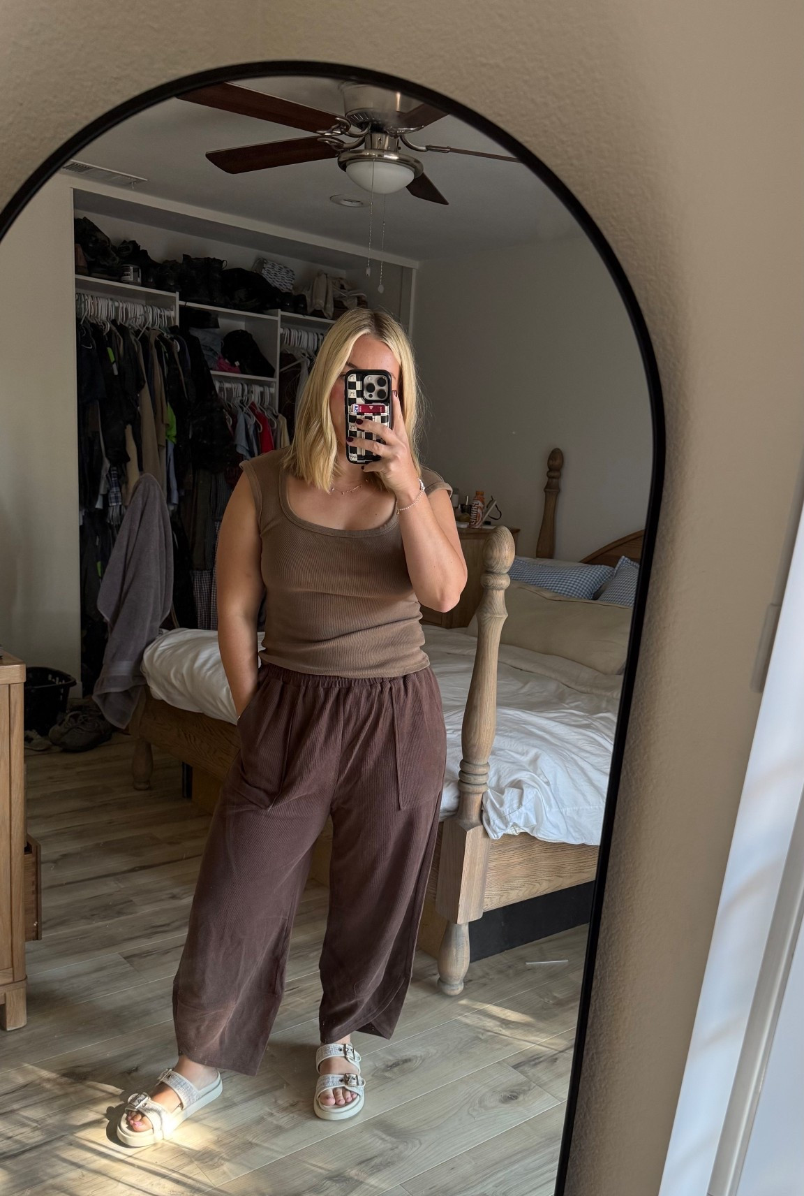 These pants are SO comfy! I’m 5’3 and wearing medium 

#LTKFindsUnder100 #LTKFindsUnder50 #LTKSeasonal