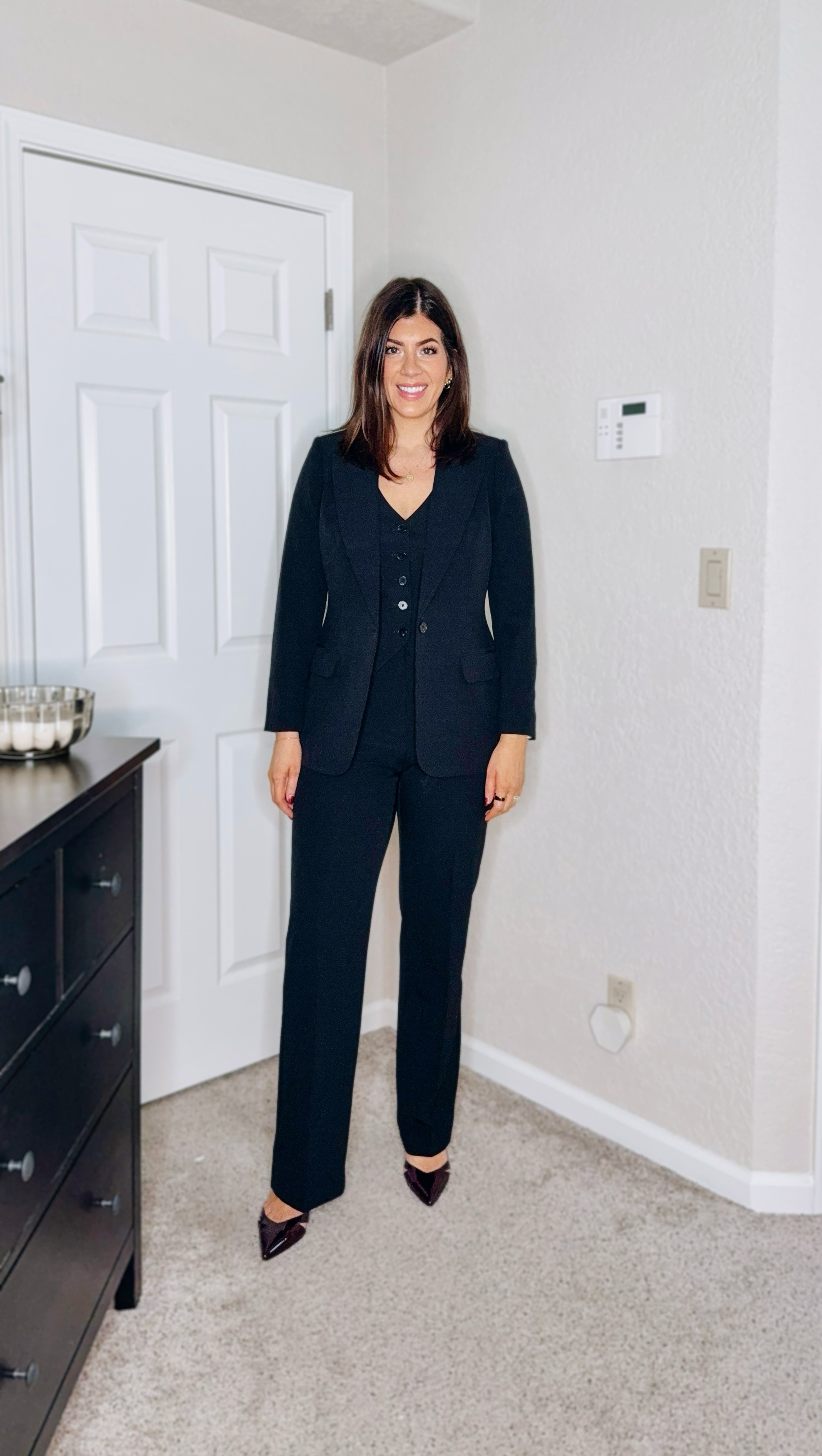 Express midsize work outfit
In a medium vest top
Medium blazer
10L pant

#LTKStyleTip #LTKMidsize #LTKWorkwear