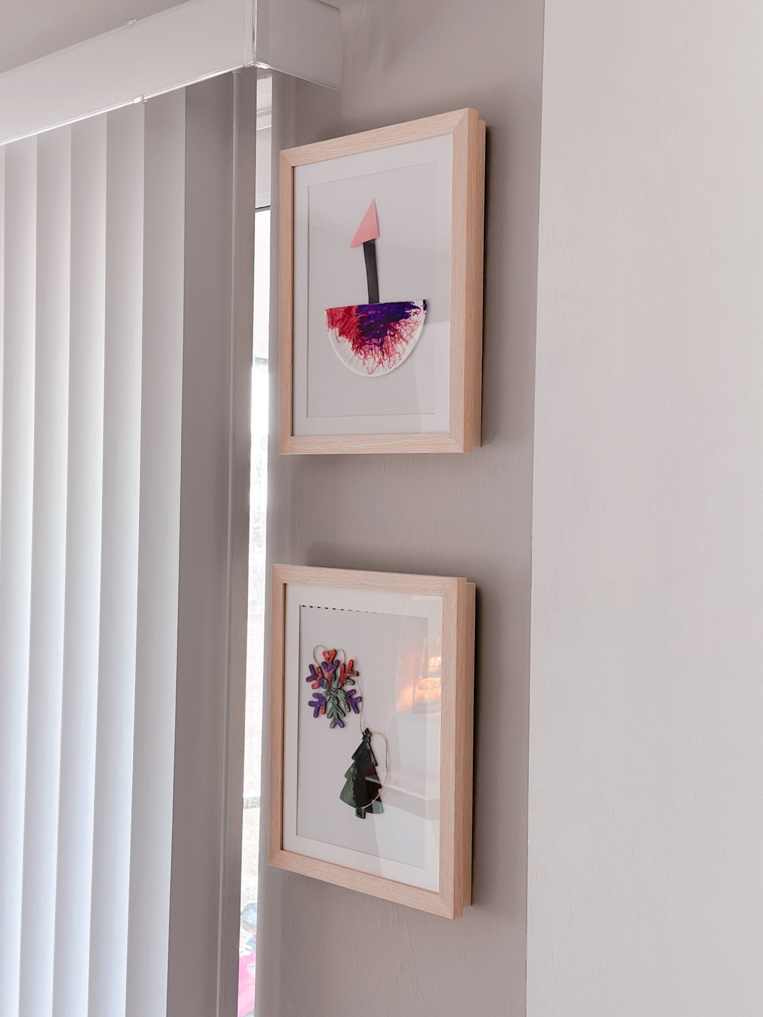 The picture frames I use to store my daughter’s artwork! The frame opens and shuts like a book and holds over hundred pieces of paper 


Artwork, picture frames 

#LTKHome #LTKFamily #LTKKids