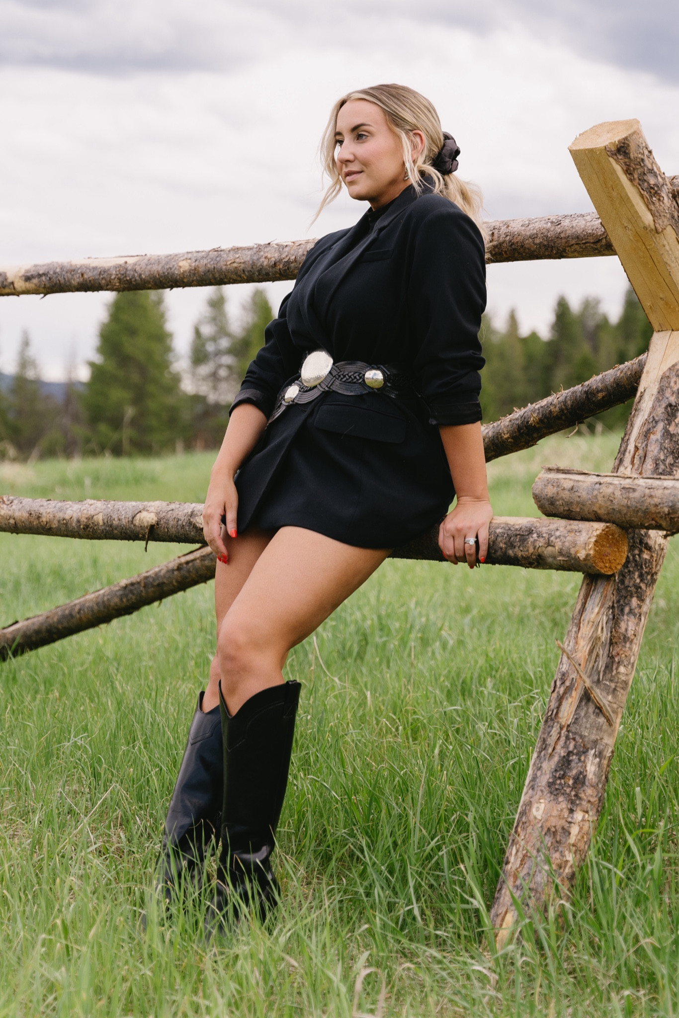Minimal chic western outfit for the girls trip 🖤

Blazer: XL
Shorts: 31 Curve Love
Boots: wide calf 

#LTKMidsize #LTKStyleTip #LTKFindsUnder100