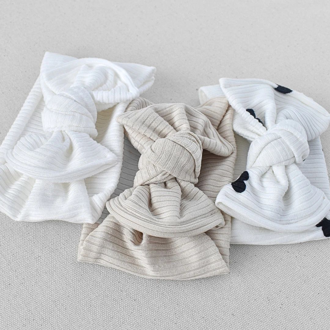 Ribbed Top Knot Flat Bow Headband (Neutral - White, Sand Tan, Black Hearts Print), Newborn / Baby | Etsy (US)