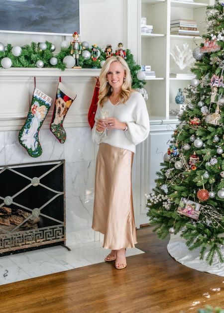 The countdown to Christmas is officially here!   First though…holiday parties!

holiday party dress inspo
christmas parties
party dress

#LTKover40 #LTKHoliday #LTKstyletip