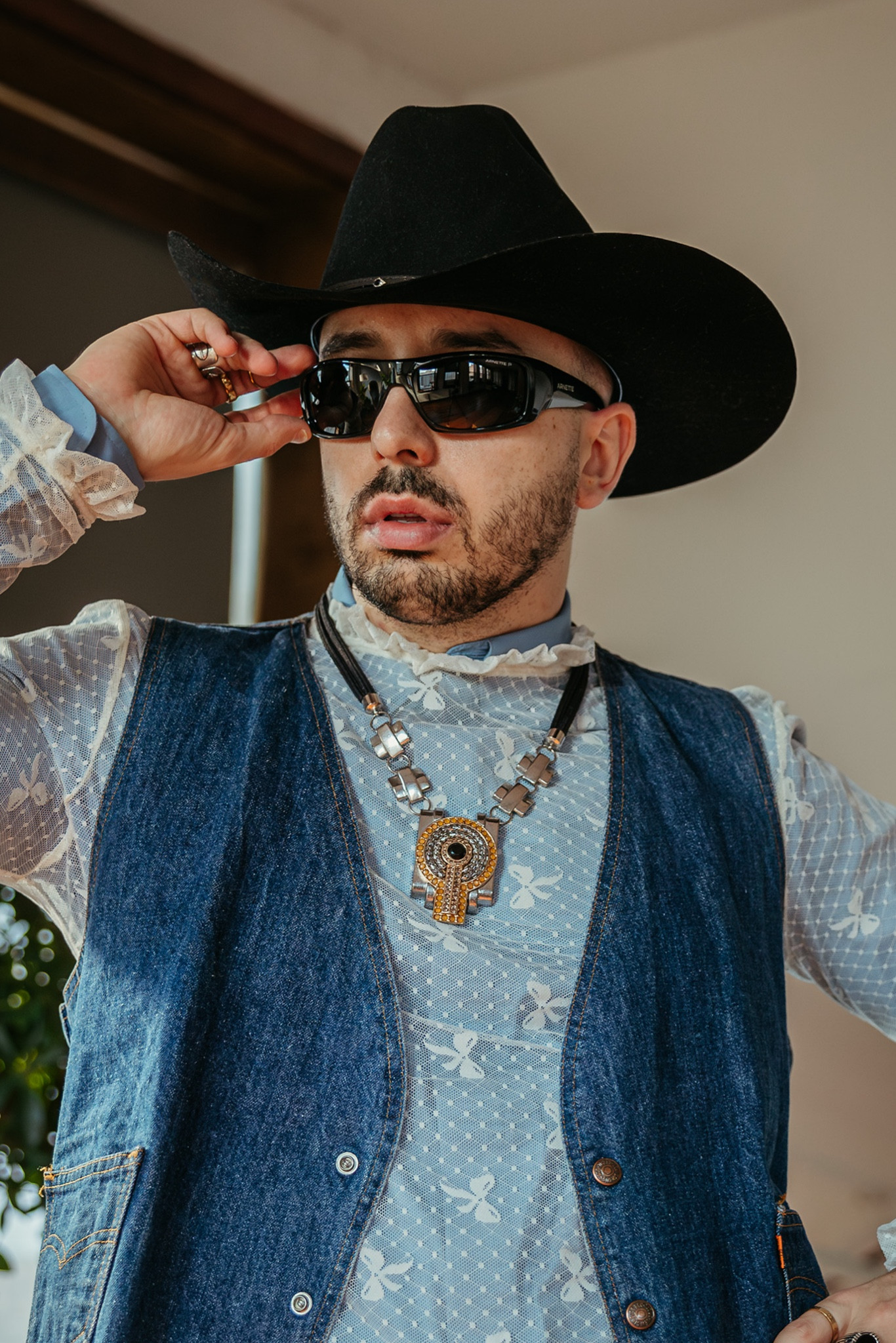 No outfit is complete without the right sunglasses and these @arnette shades from @designer_optics hit just right.

I’ve tagged a few similar for you!

#arnette #passionforfashion #arnetteeyewear #styleinspo #designeroptics

#LTKMens #LTKStyleTip