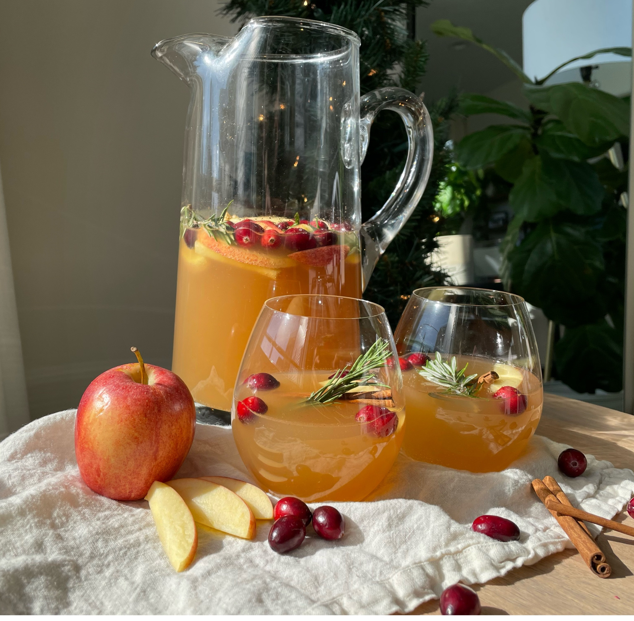 Thanksgiving batch mocktail! This is hands down my favorite drink for the holidays and it never disappoints. It's super easy to throw together and your guests will be so impressed.

#LTKSeasonal #LTKhome #LTKHoliday