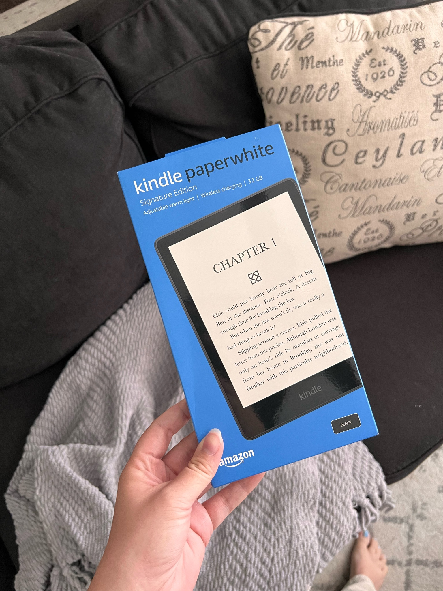 Amazon Kindle Paperwhite Signature Edition, e-reader, kindle unlimited, color options, black, green, blue, warm light, dark mode, adjustable font, affordable finds, lifestyle, great for travel, plane, car, read in the sunlight, read in the dark

#LTKtravel #LTKitbag #LTKFind