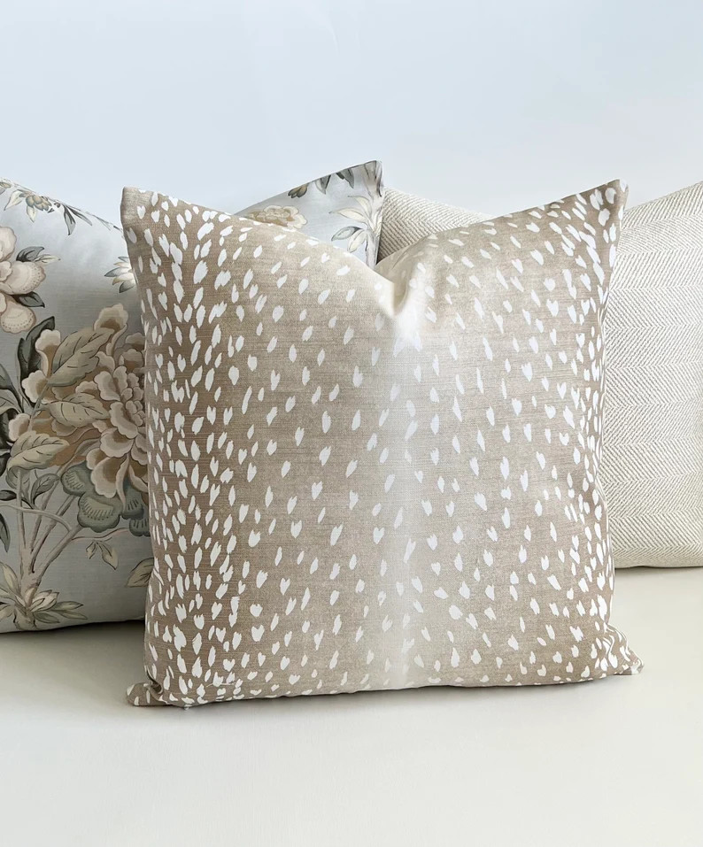 Fawn Antelope Vern Yip Pillow, Beige Animal Print Decorative Pillow Cover - Etsy | Etsy (Global)