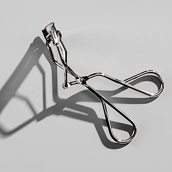 Shiseido Eyelash Curler - Crimps & Curls Lashes for Perfect, Eye-Framing Fringe - Gentle & Safe - In | Amazon (US)
