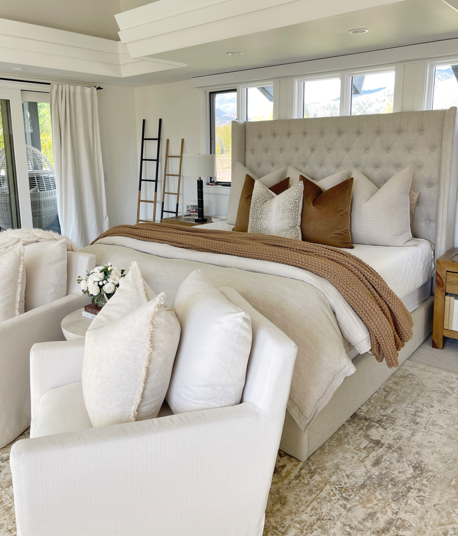 HOME \ fall bedroom refresh🍂

Bed
Bedding
Pillows
Accent chair
Rug 

#LTKFindsUnder50 #LTKSeasonal #LTKHome