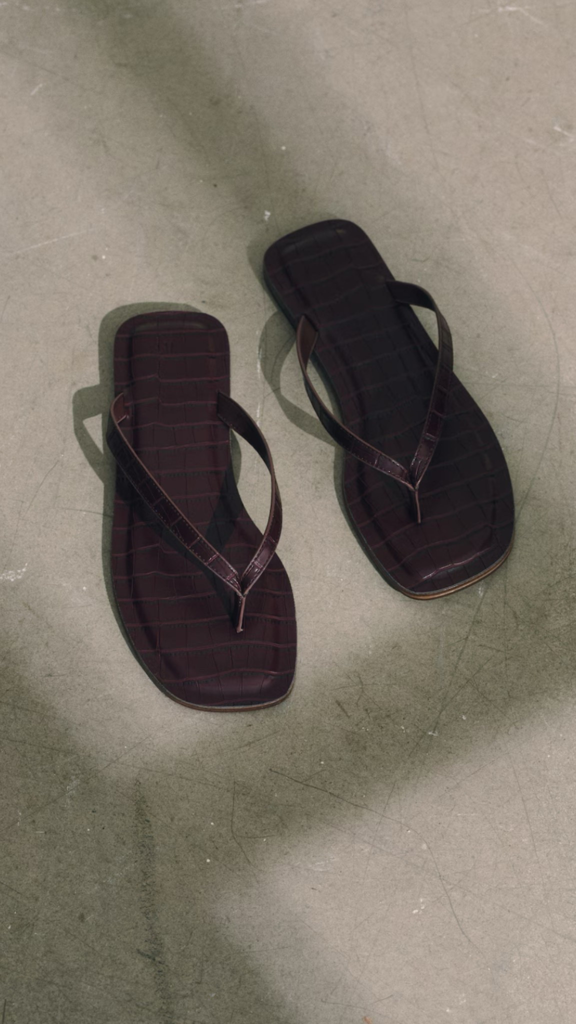 Love the simplicity of these sandals and the burgundy colour is stunning! 😍 

#LTKspring #LTKsummer #LTKshoes