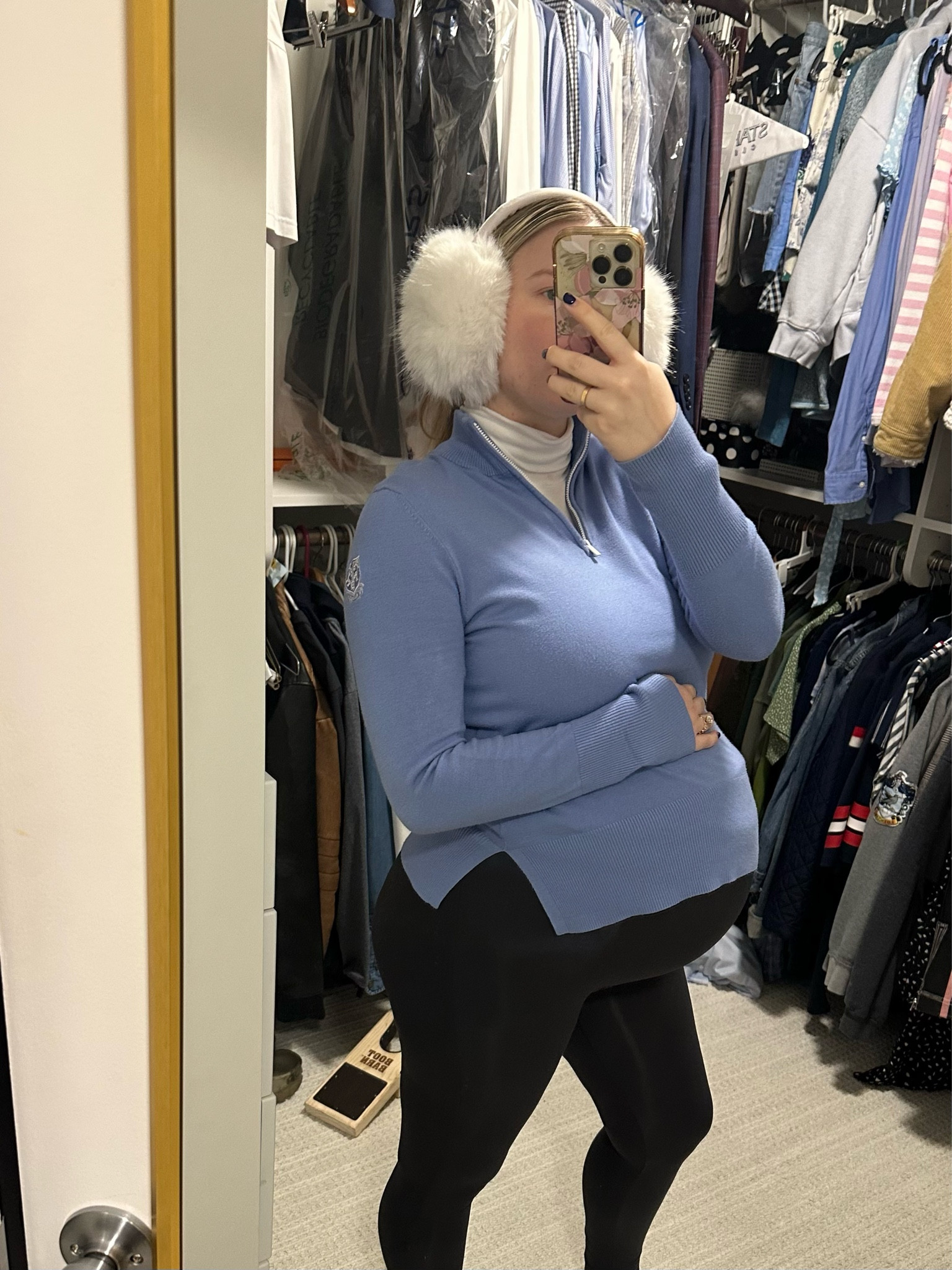 9 months pregnant winter outfit 

#LTKBump #LTKStyleTip #LTKWorkwear