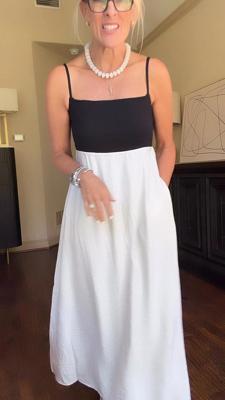 Small in dress

It’s great! Lined with pockets

#LTKdayinmylife #LTKOver40 #LTKSaleAlert