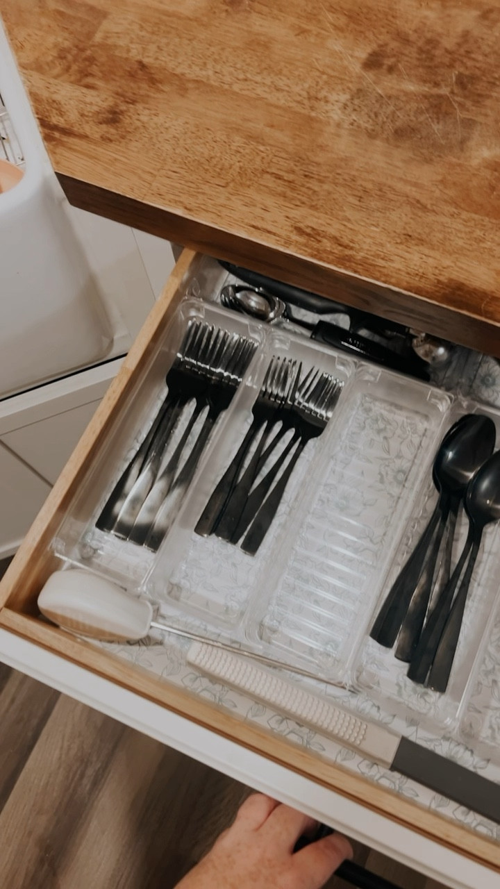 Gave the kitchen drawers a little $3 upgrade! 😍

#LTKHome #LTKVideo #LTKFindsUnder50