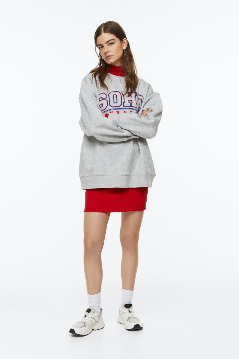 Printed Sweatshirt | Grey Sweatshirt Outfit | HM Sweatshirt | Spring Outfits 2023 | H&M (US + CA)